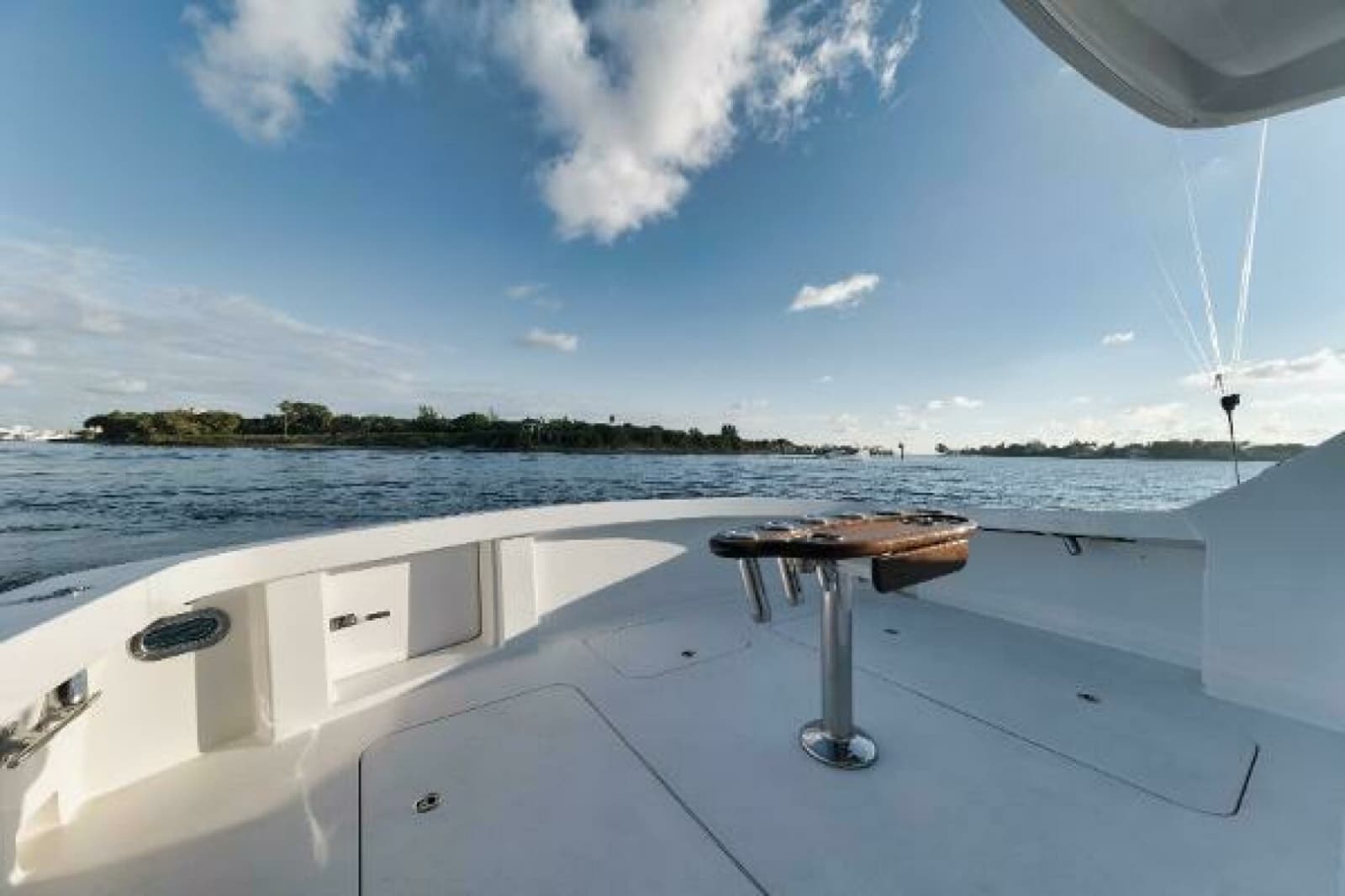 54' Hatteras GT54 - Cockpit