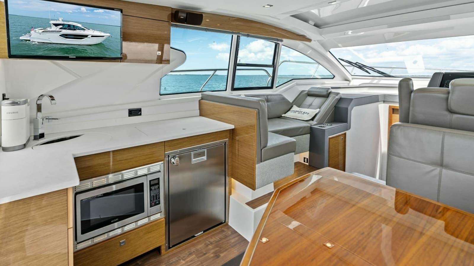 2019 Cruisers Yachts 42 Cantius 'Truly Ineffable'