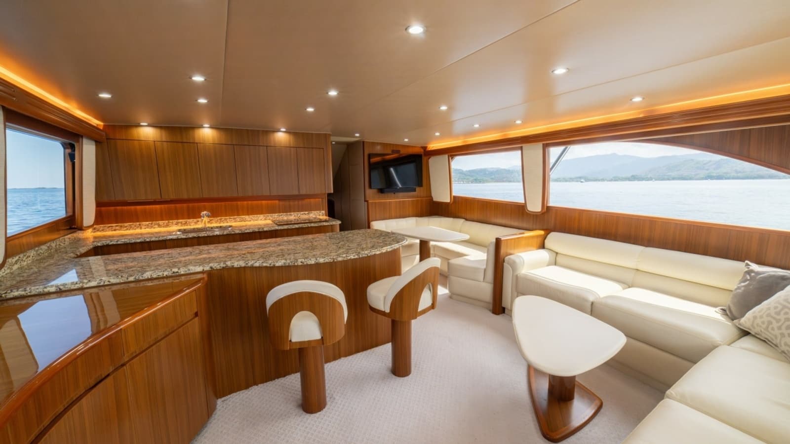 60 Viking Convertible 2012 "Contango" - Salon