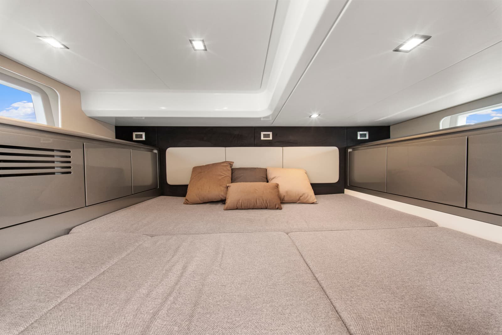 2025 Schaefer 375 HT