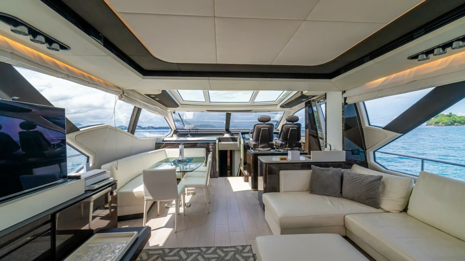 2017 Azimut 77 "Carpe Diem"
