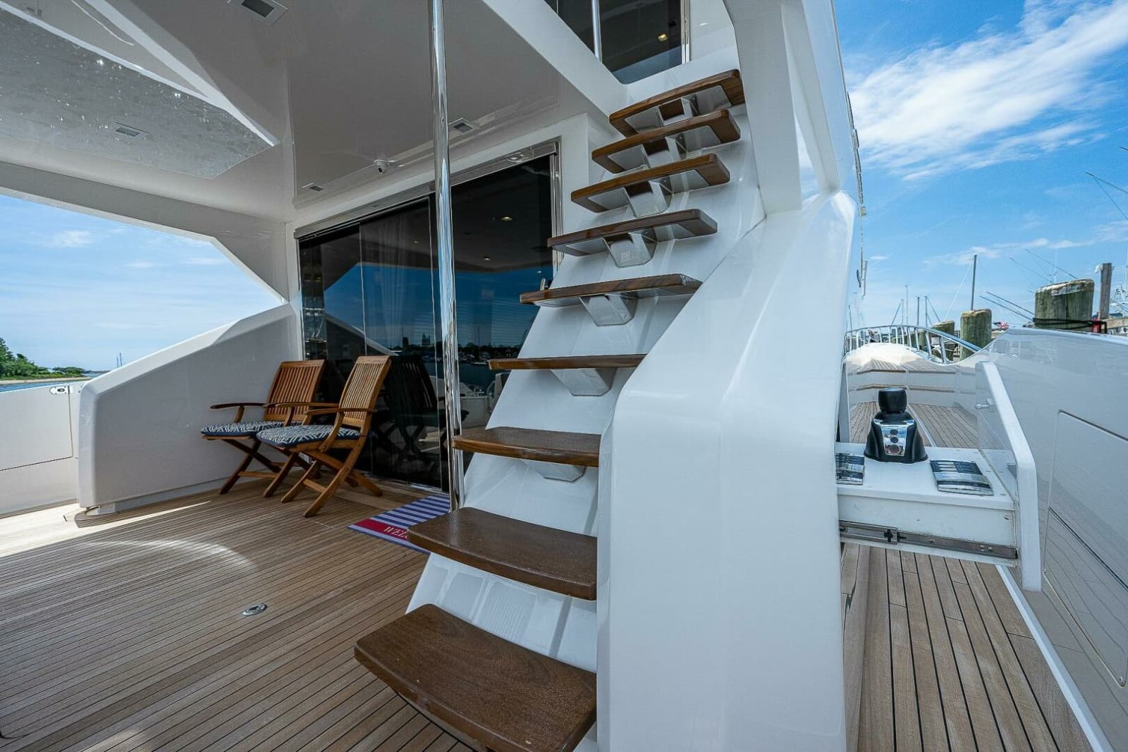 Viking 75 MIRAGE -  Cockpit