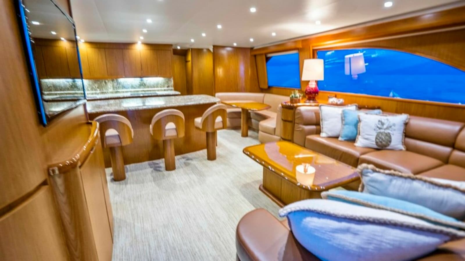 Luxurious Salon with Bar Seating
