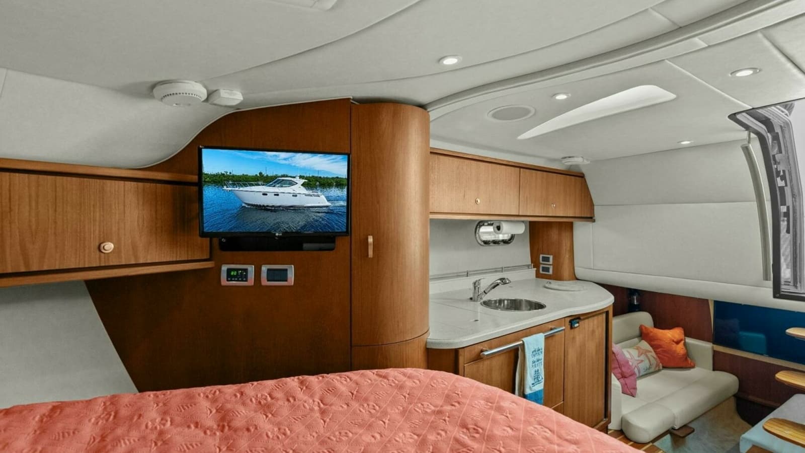2008 Tiara Yachts 3500 Sovran "Fridge Benefit"