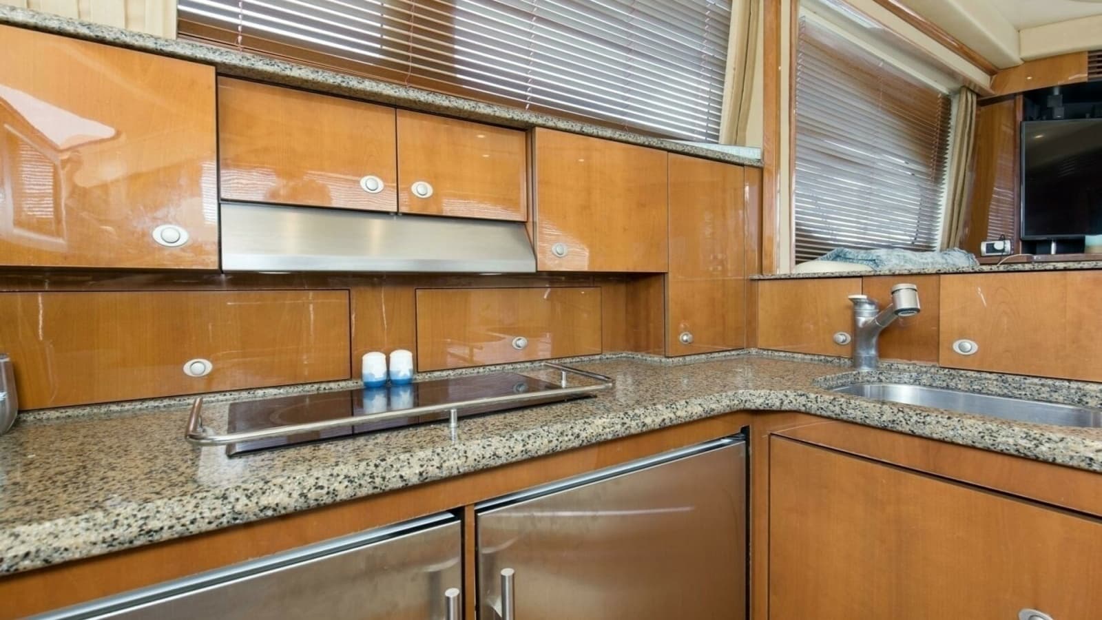 2007 52 Sea Ray Sedan Bridge Reel Destiny Galley (2)