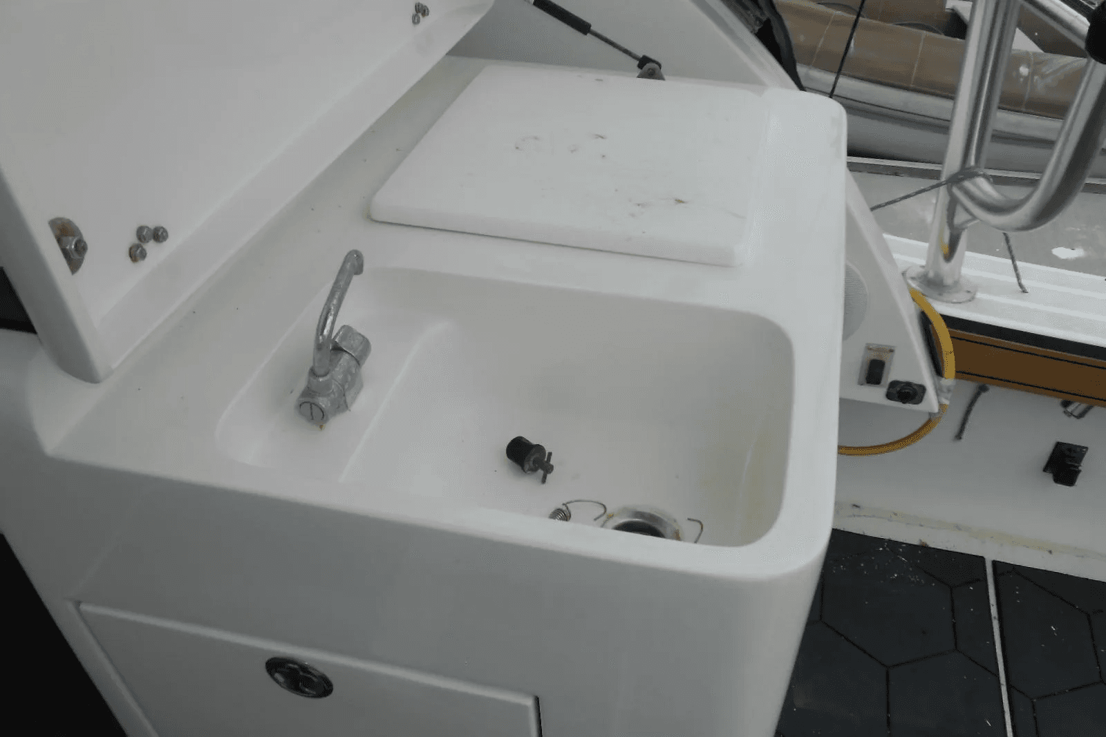 2004 Topaz 32 Express
