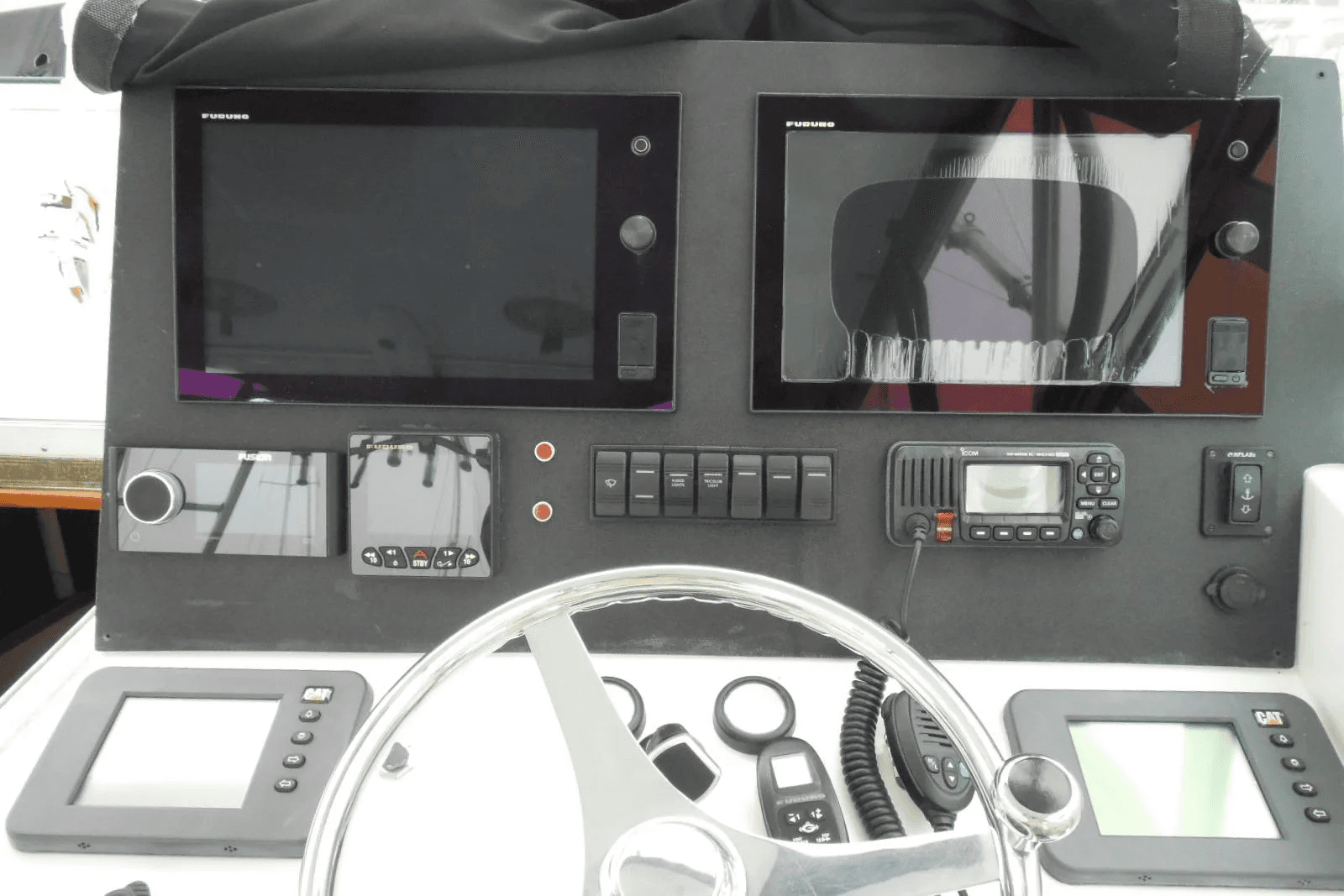 2004 Topaz 32 Express