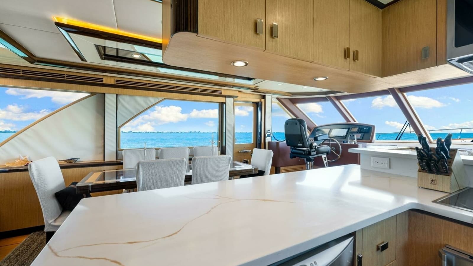 2010 83 Ocean Alexander Motor Yacht 'Relentless'