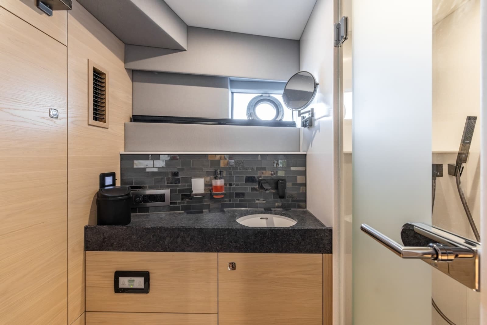 Steeler 72 TWO BUBBLES - Interior