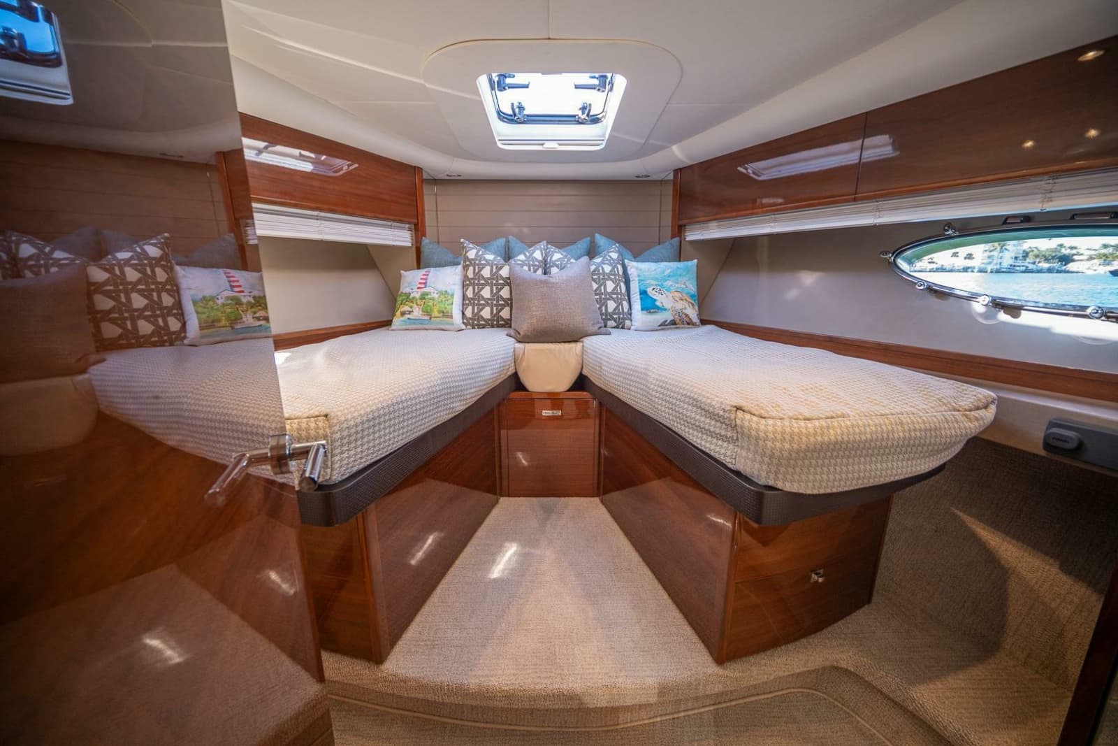 2016 Princess V48