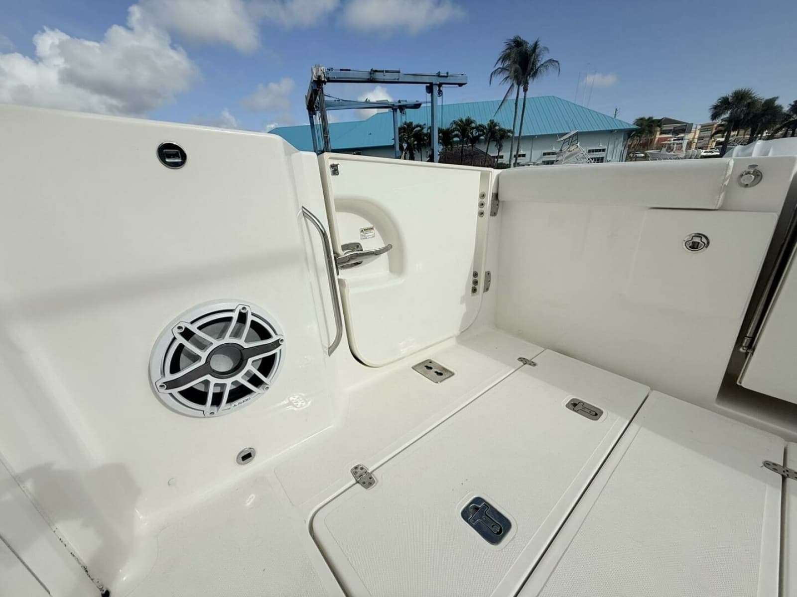 Pursuit 365 DC - SALTY GIRL - Cockpit Dive Door