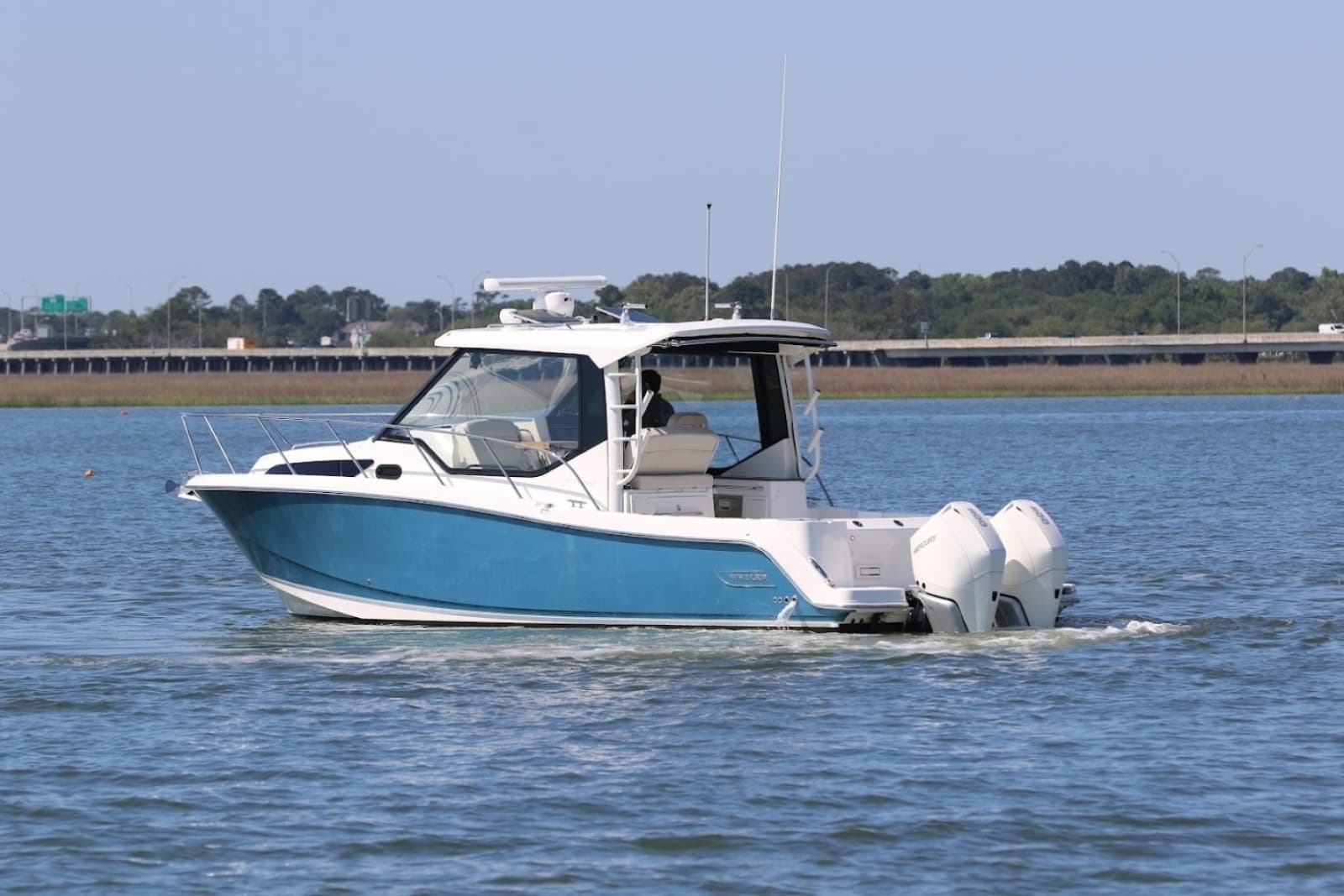 Boston Whaler 32 - SIP N SEA - Exterior Profile