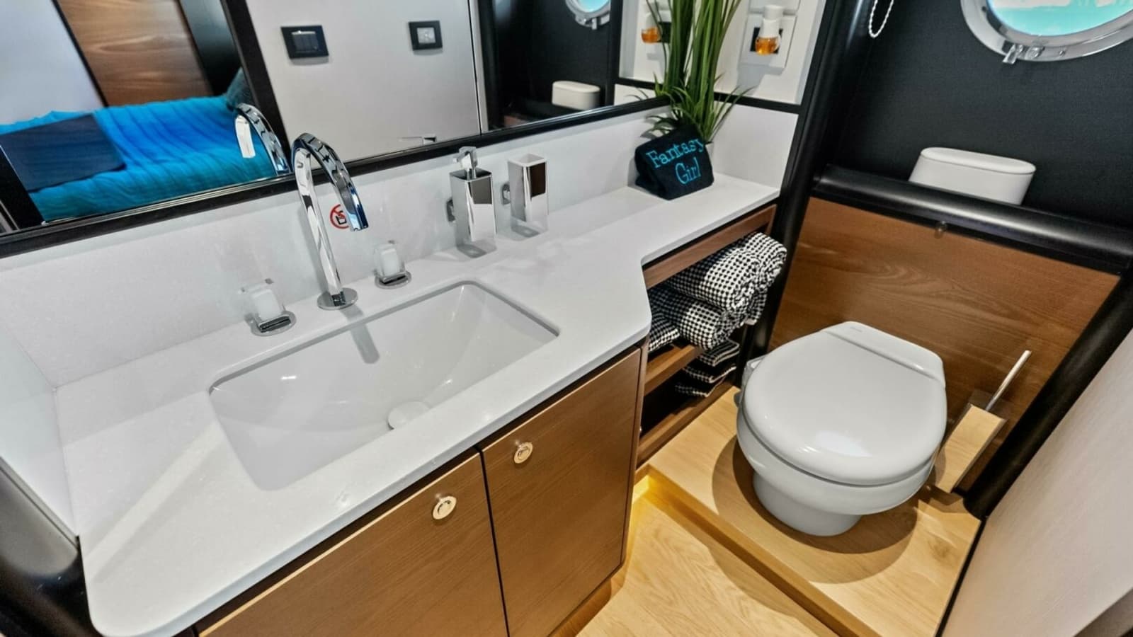 2025 Absolute 75 Navetta