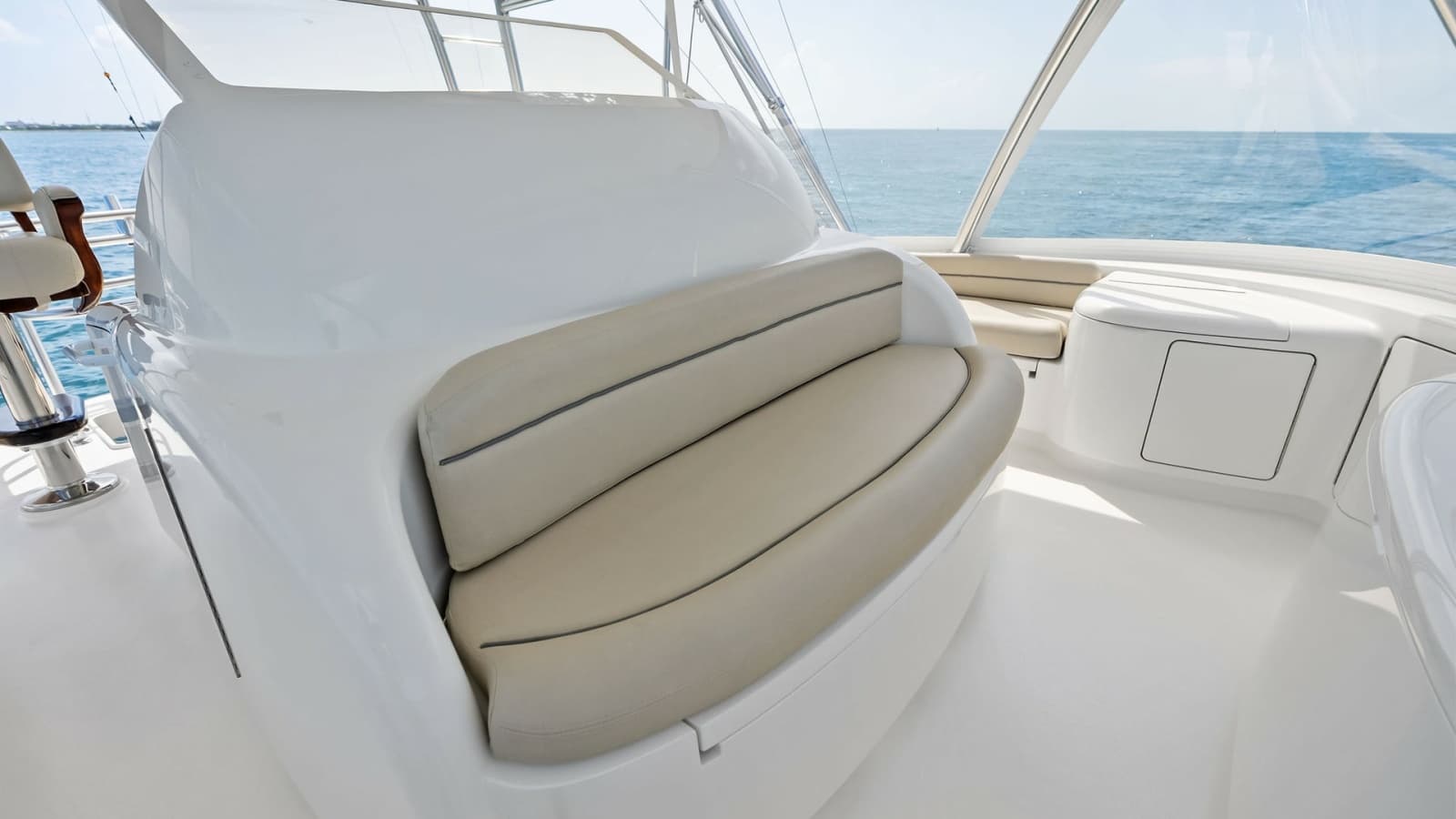 Flybridge Helm Seating