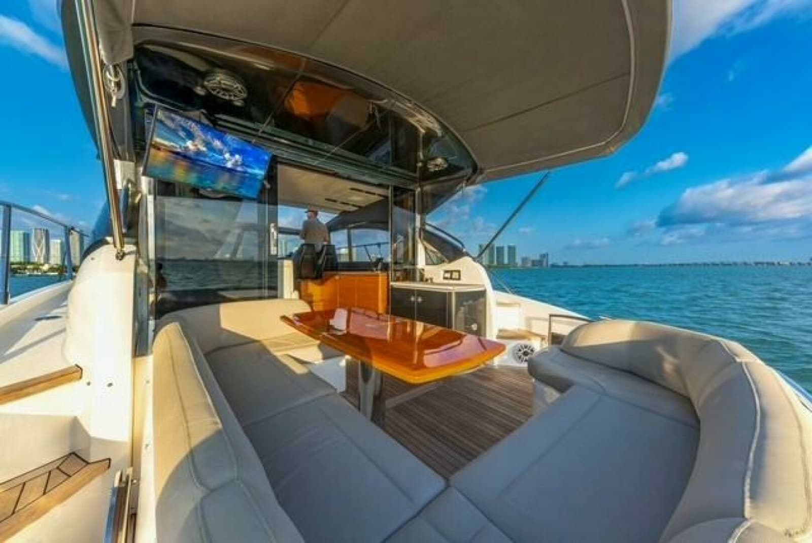 2017 Princess V48