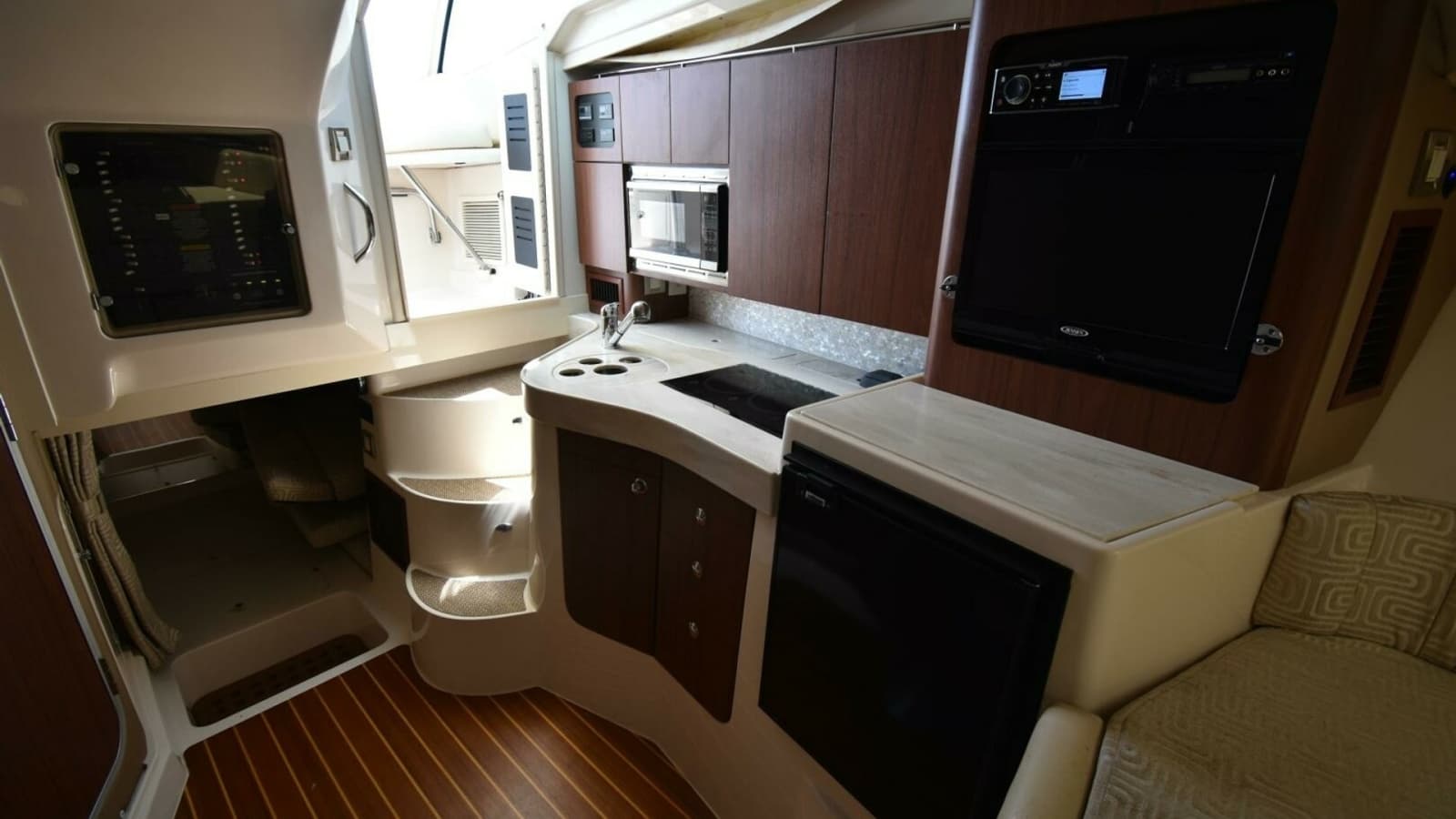 2016 Grady-White 330 Express