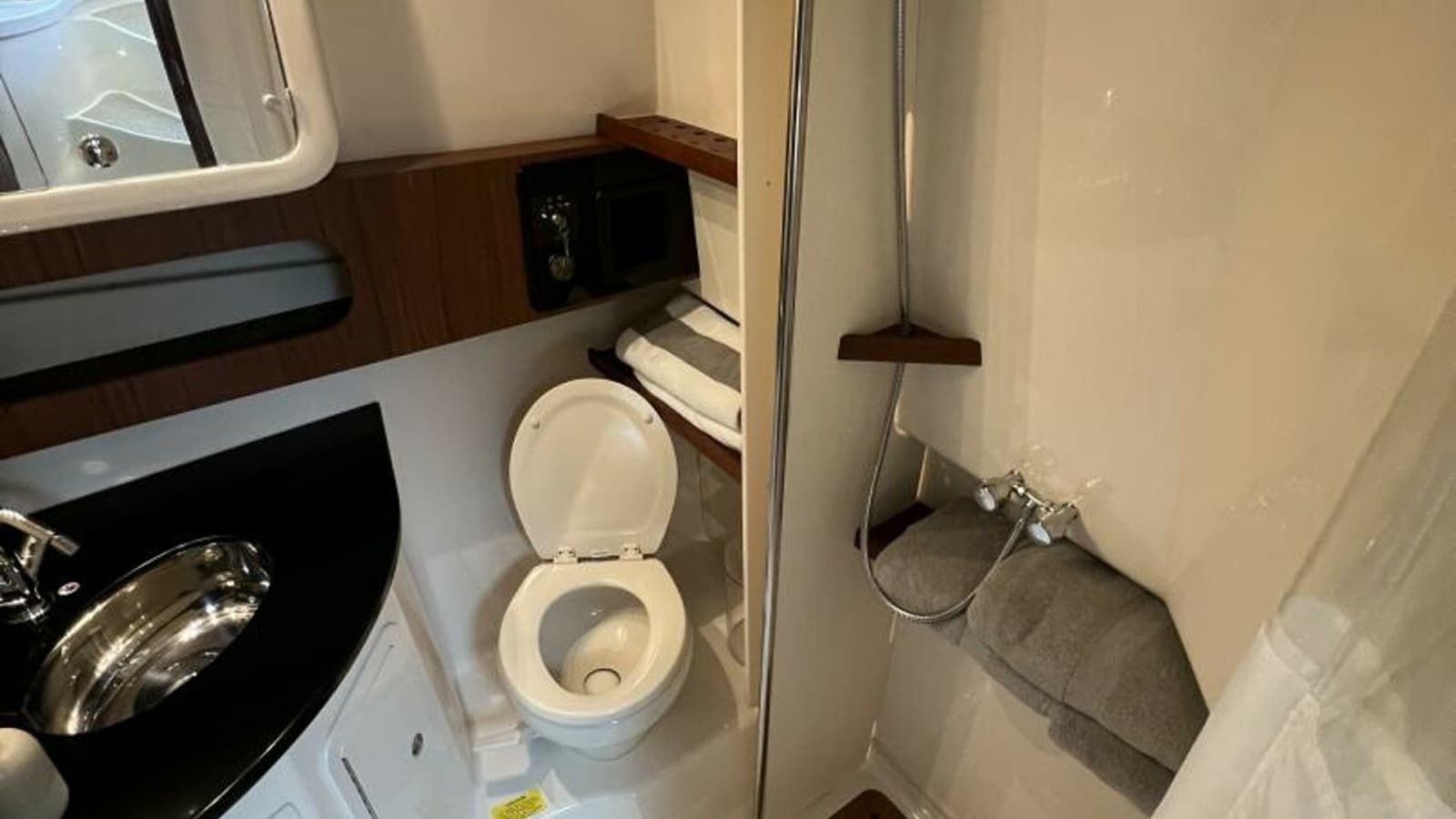 2018 Grady-White 370 Express "Be Chumming"