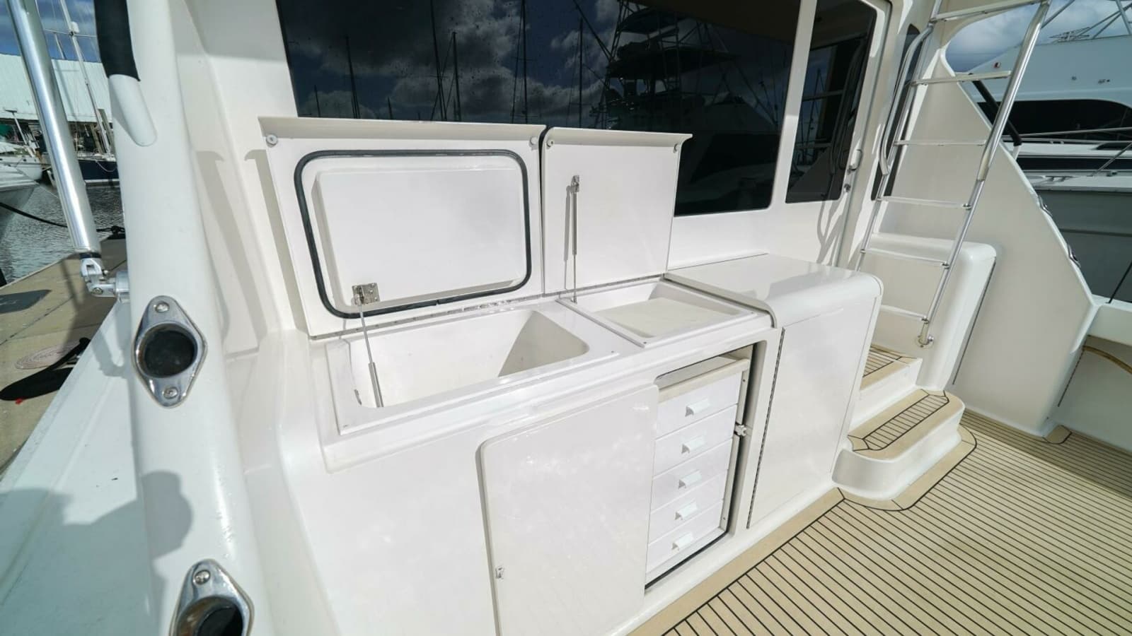 2007 Viking 45 Convertible Bad Habits