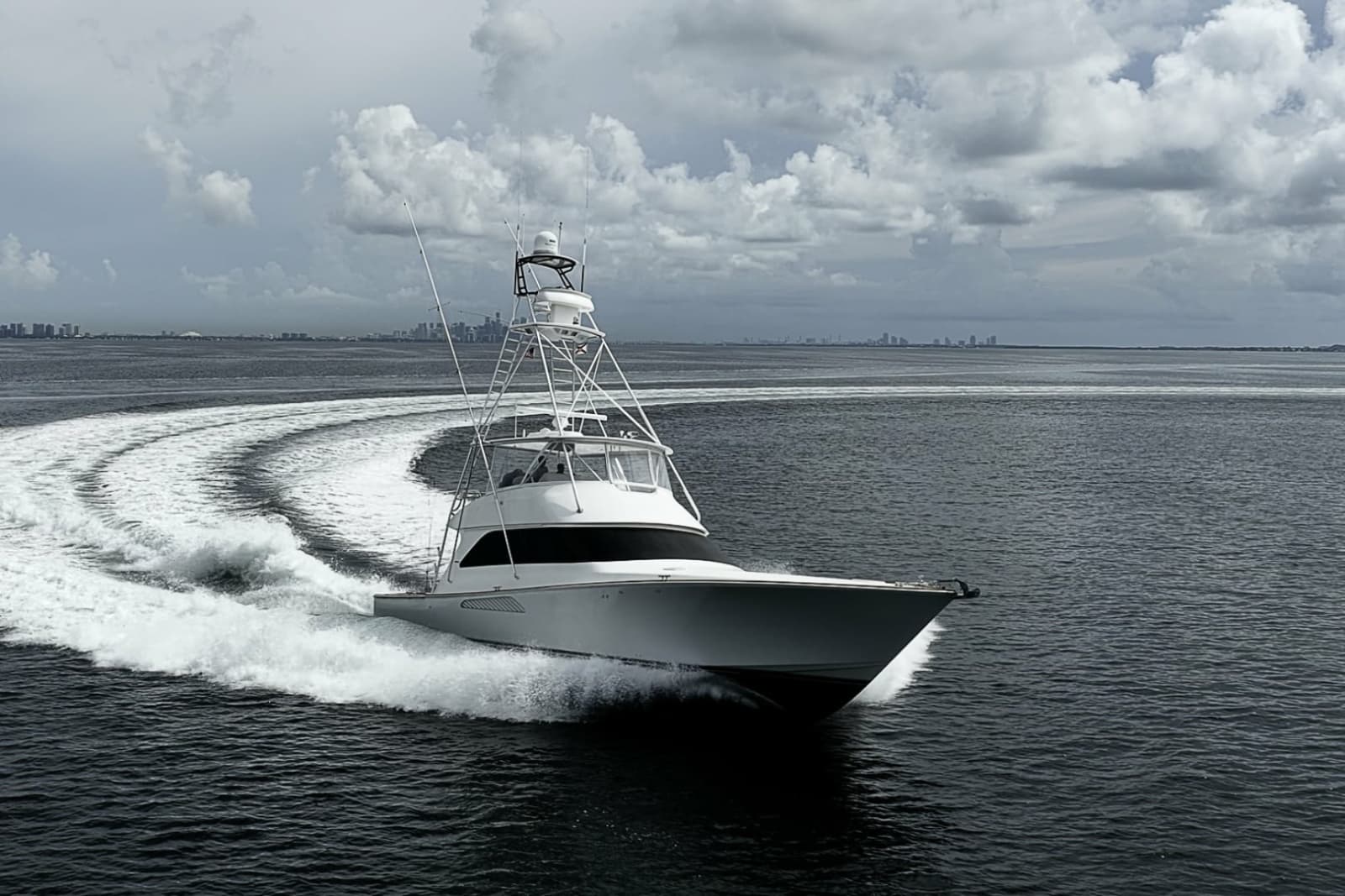 Viking 64 BIG BLUE - Running