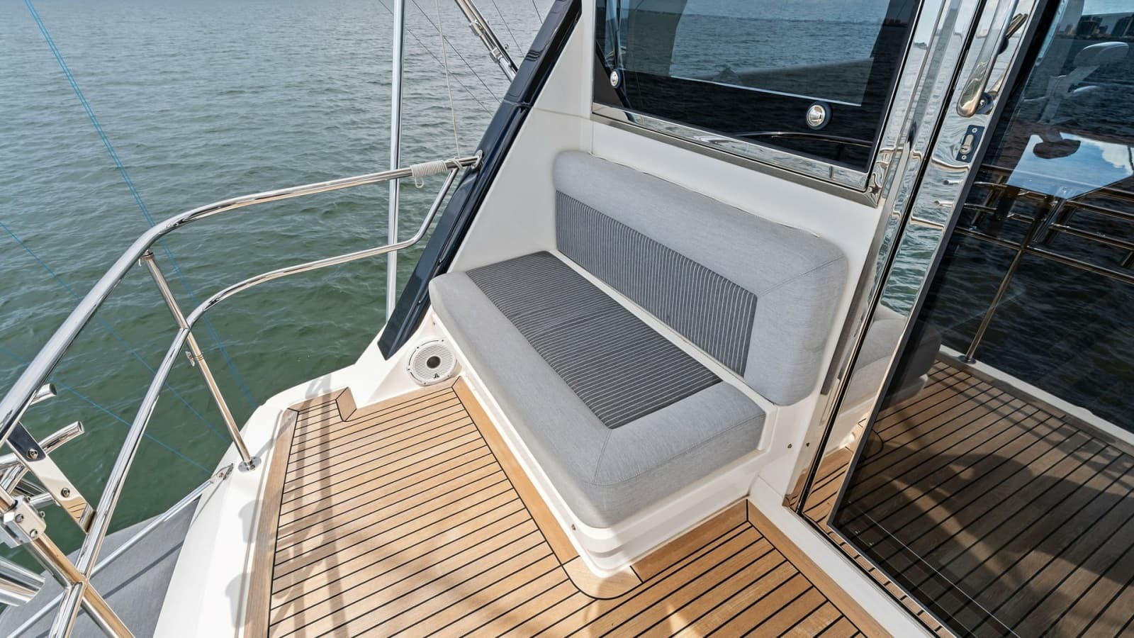 Aft Deck with Built-in Seating