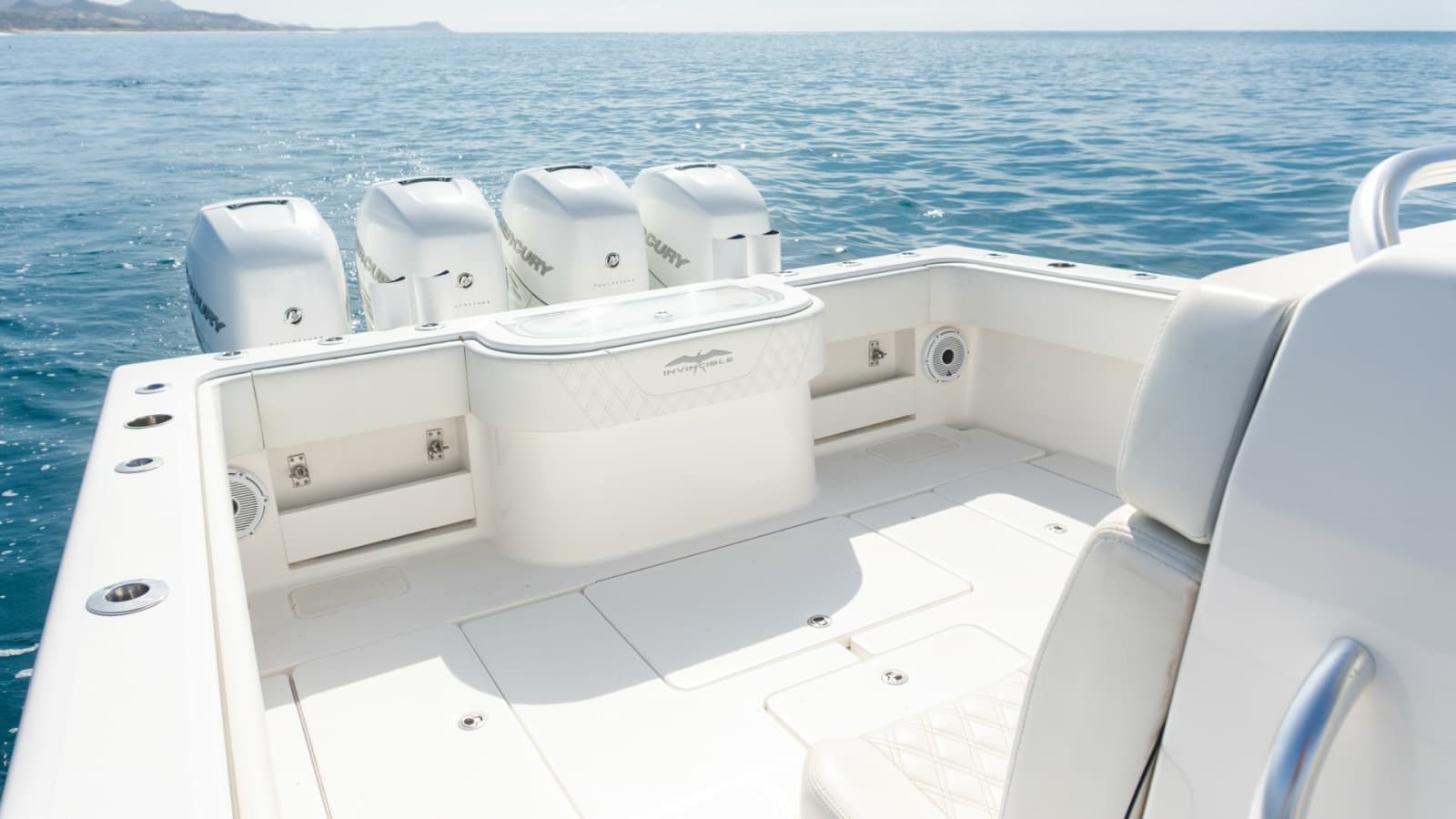 Spacious Aft Deck with Outboard Engines