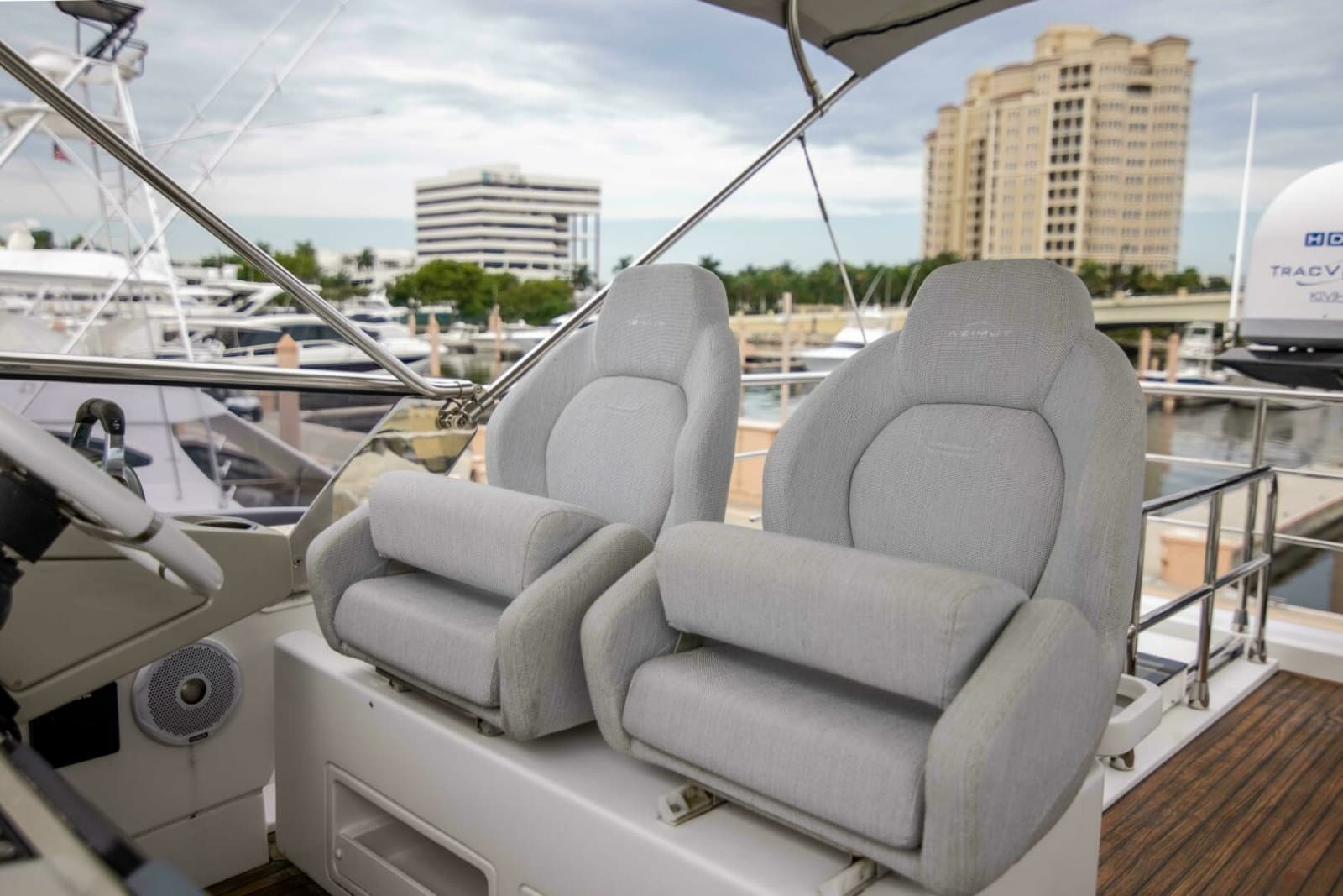 Azimut 70 Triple Play -