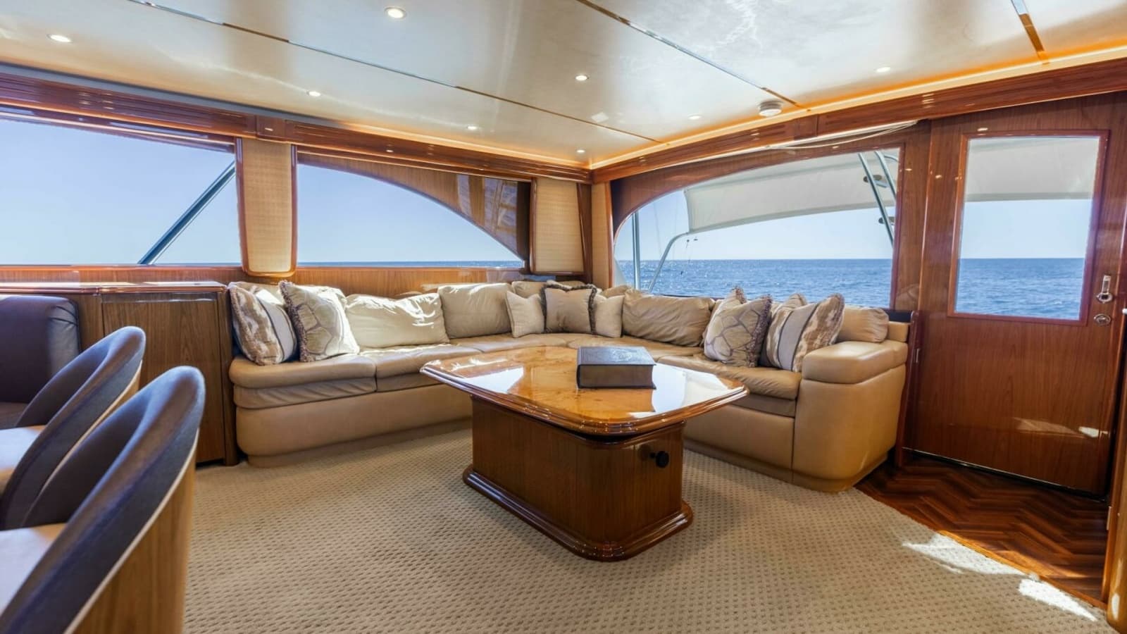 2013 Viking 76 Convertible- REEL FIRE- Salon
