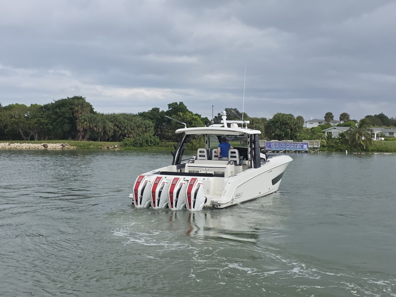2021 Boston Whaler 420 Outrage BFT- Profile