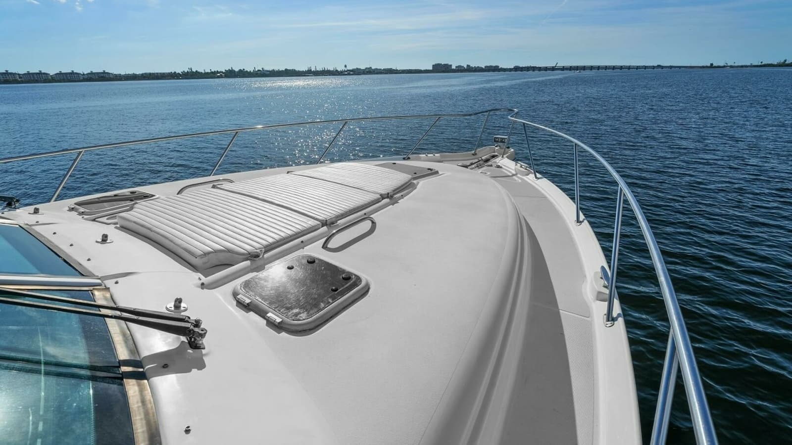 2007 Tiara Yachts 4300 Sovran - Foredeck