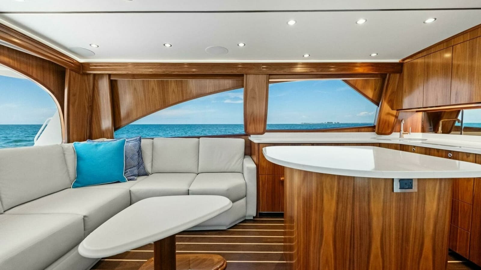 Salon with Panoramic Windows