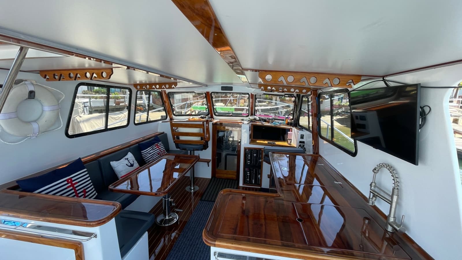2019 Donelle 35 Flybridge Sportfish "BEAR FLAG 3.0" - Spacious Flybridge Salon