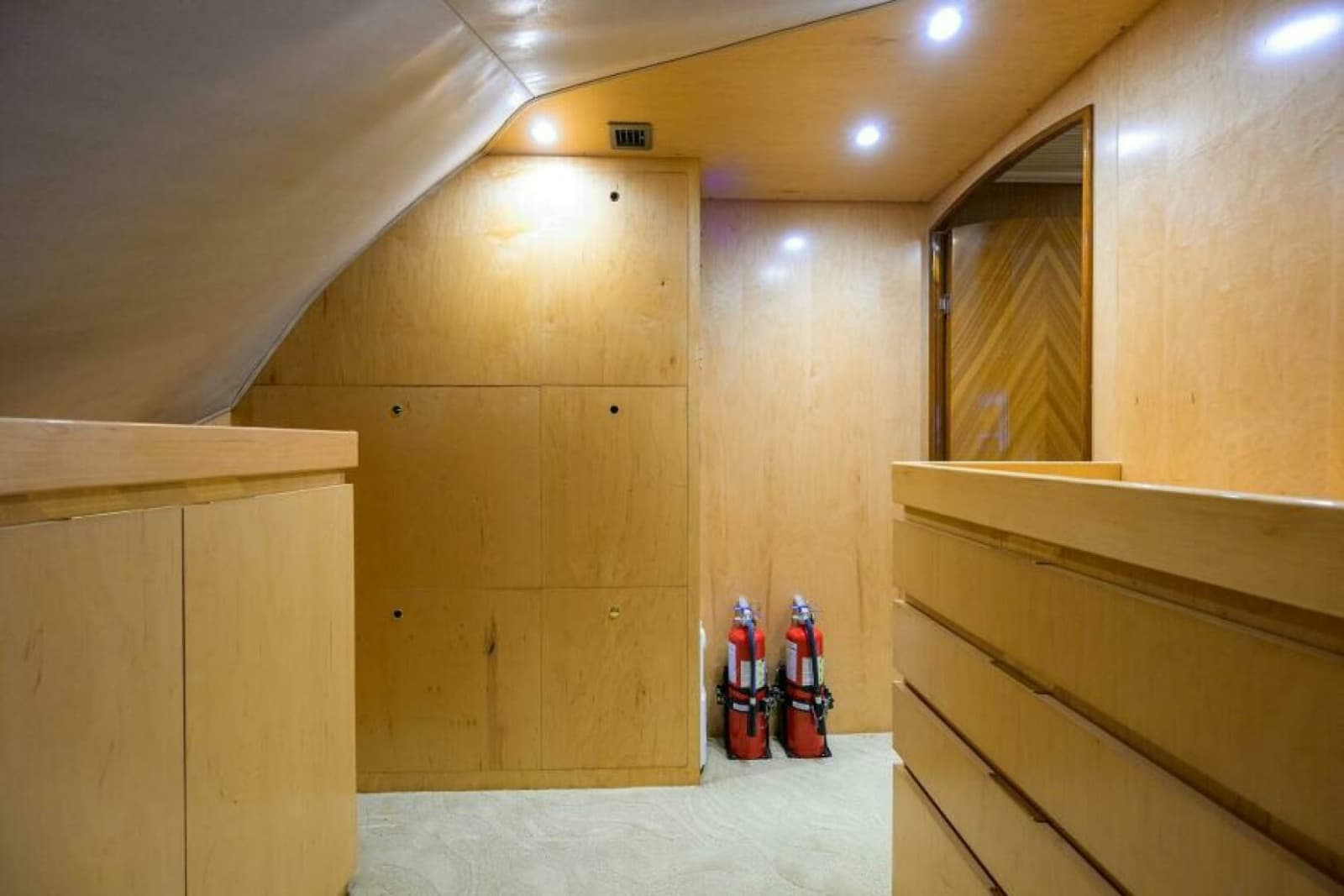 Viking 82 BLU FROG - Pantry