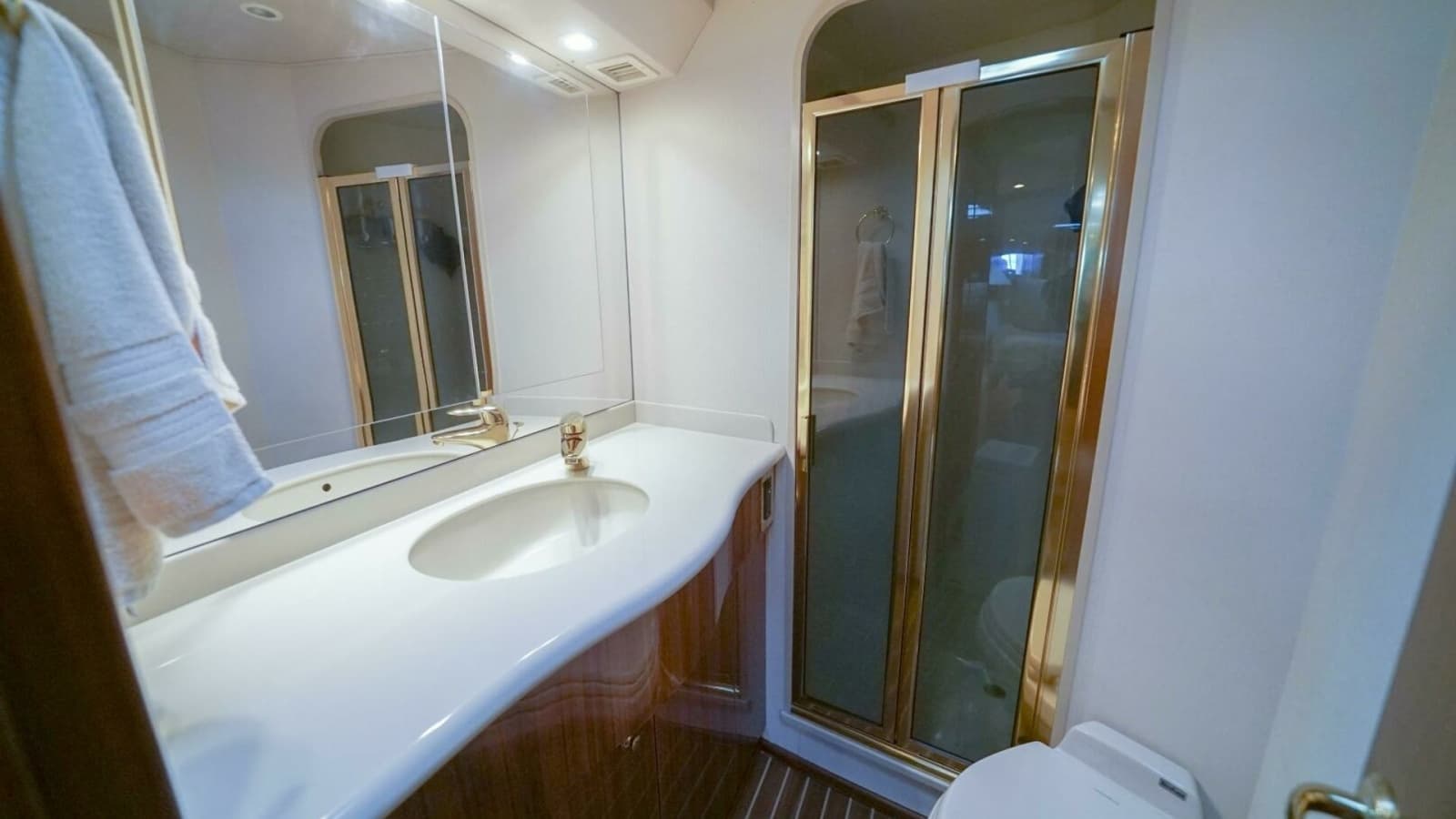 2007 Viking 45 Convertible Bad Habits