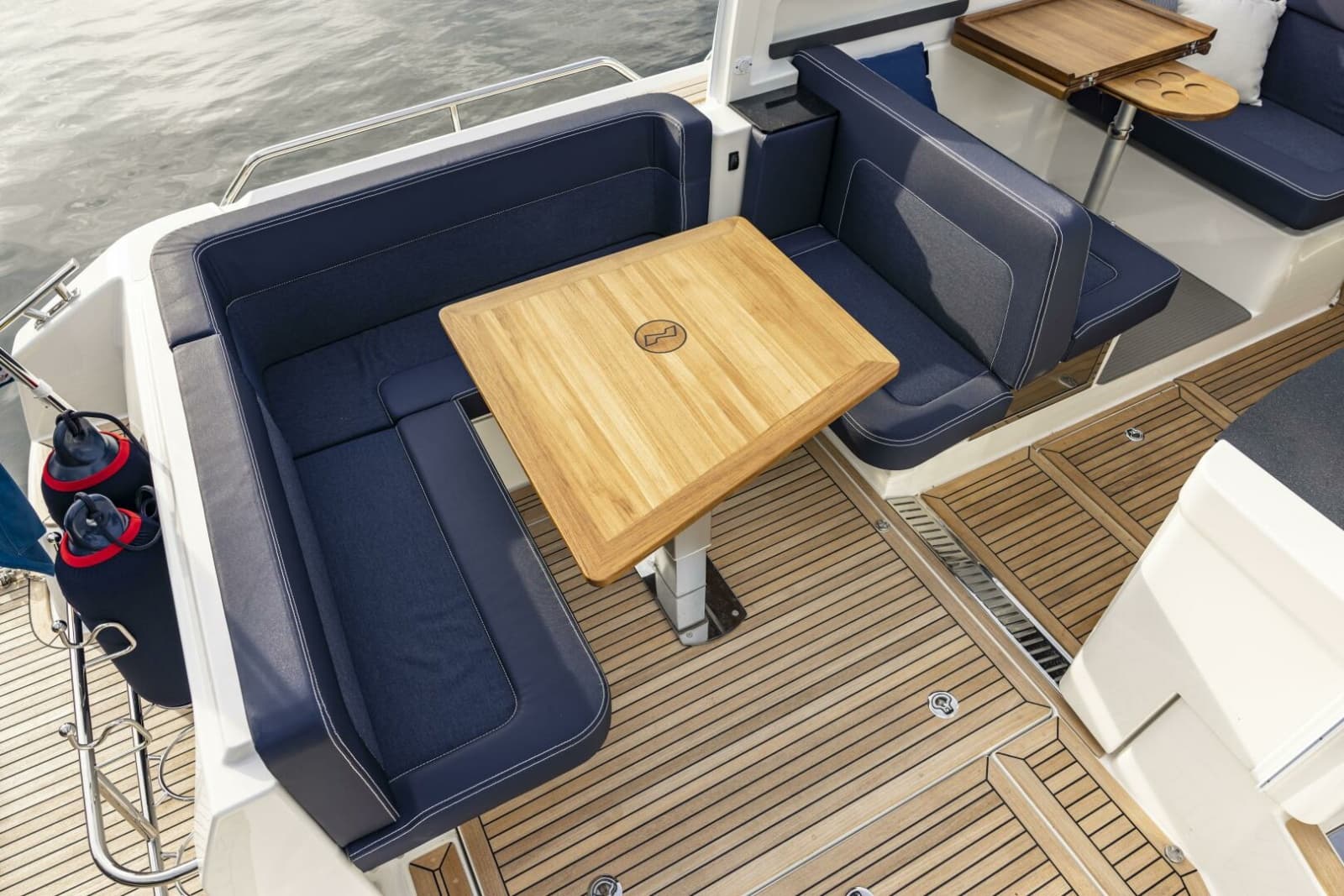Nimbus 305 Drophead Command Deck