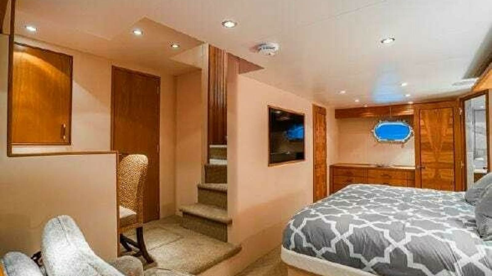 2008 77 Enclosed Bridge "Desperado"-Master Stateroom