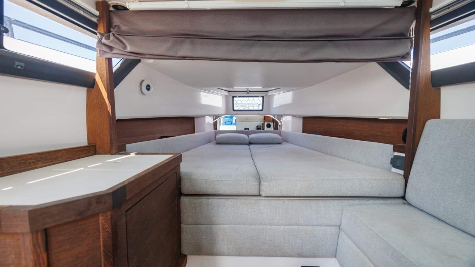 2019 Axopar 37 Sun Top