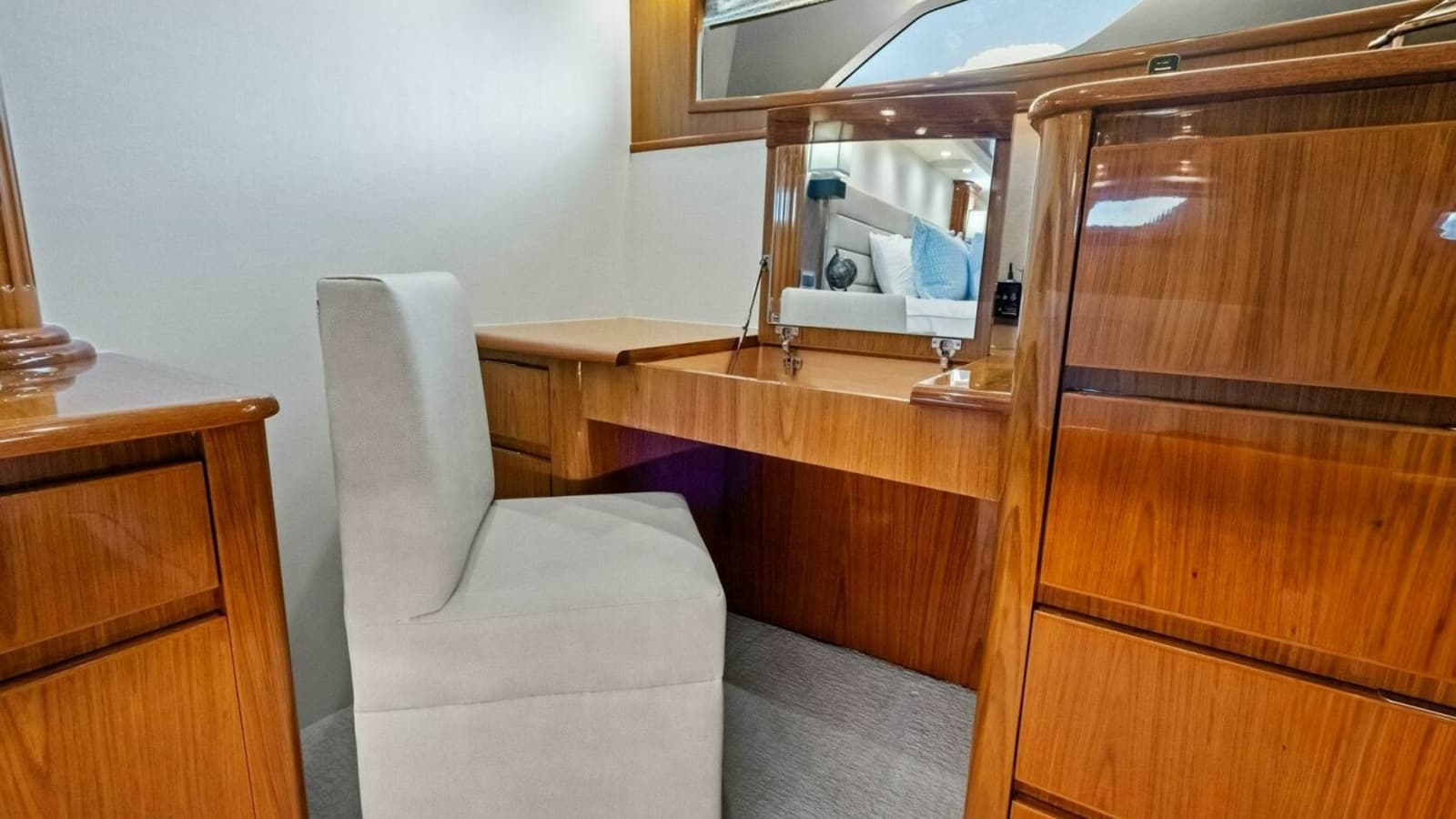2012 82 Viking Convertible - Lady Di