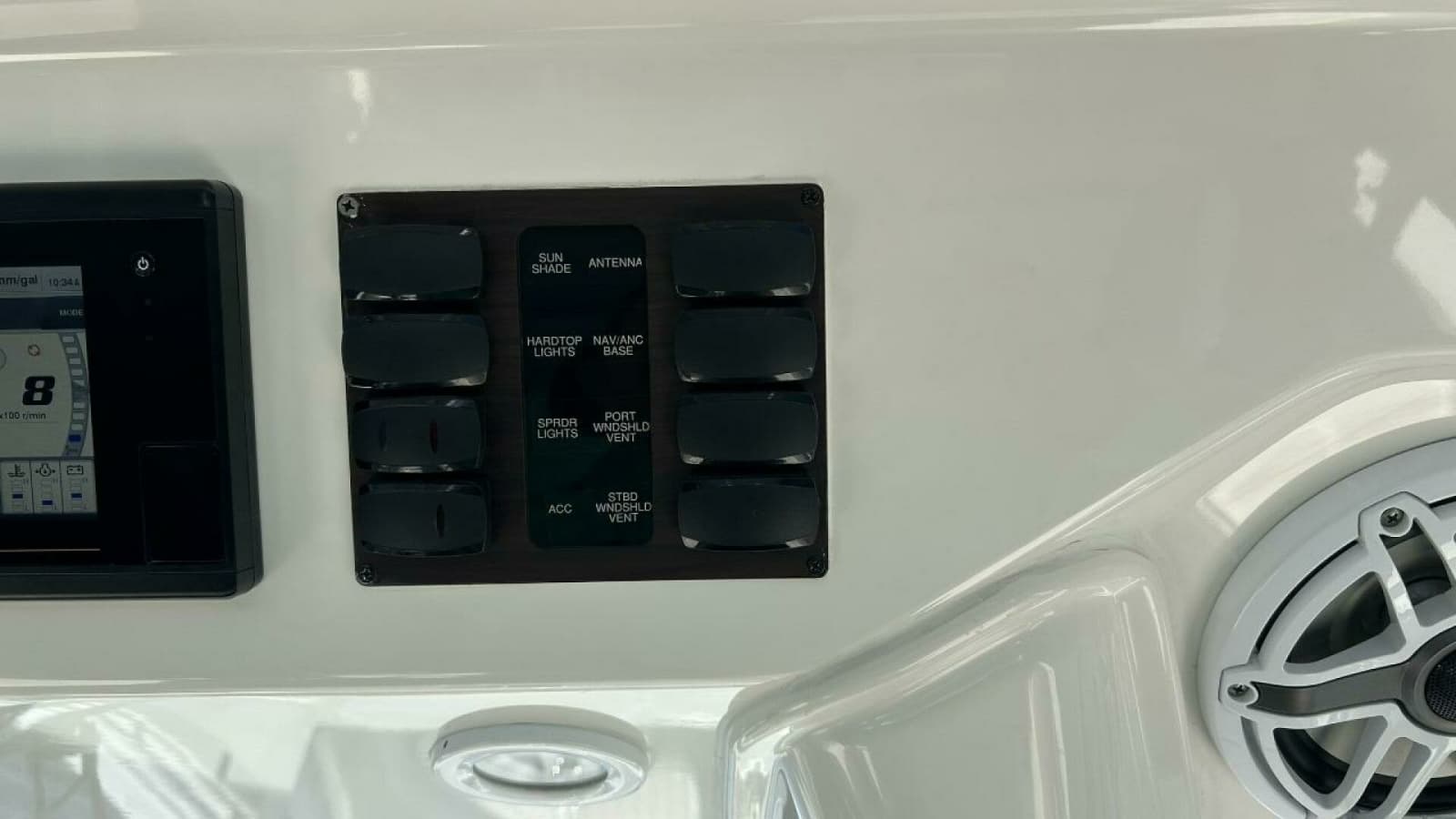 2022 Pursuit S428