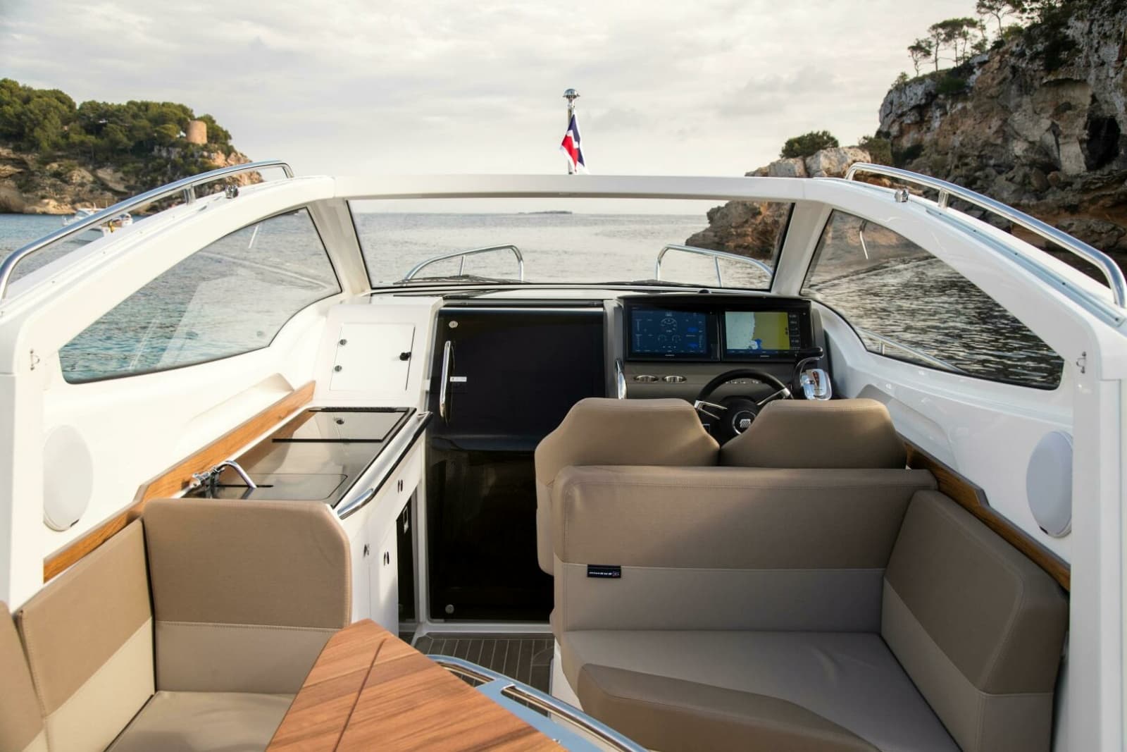 Nimbus Weekender 9 Seating