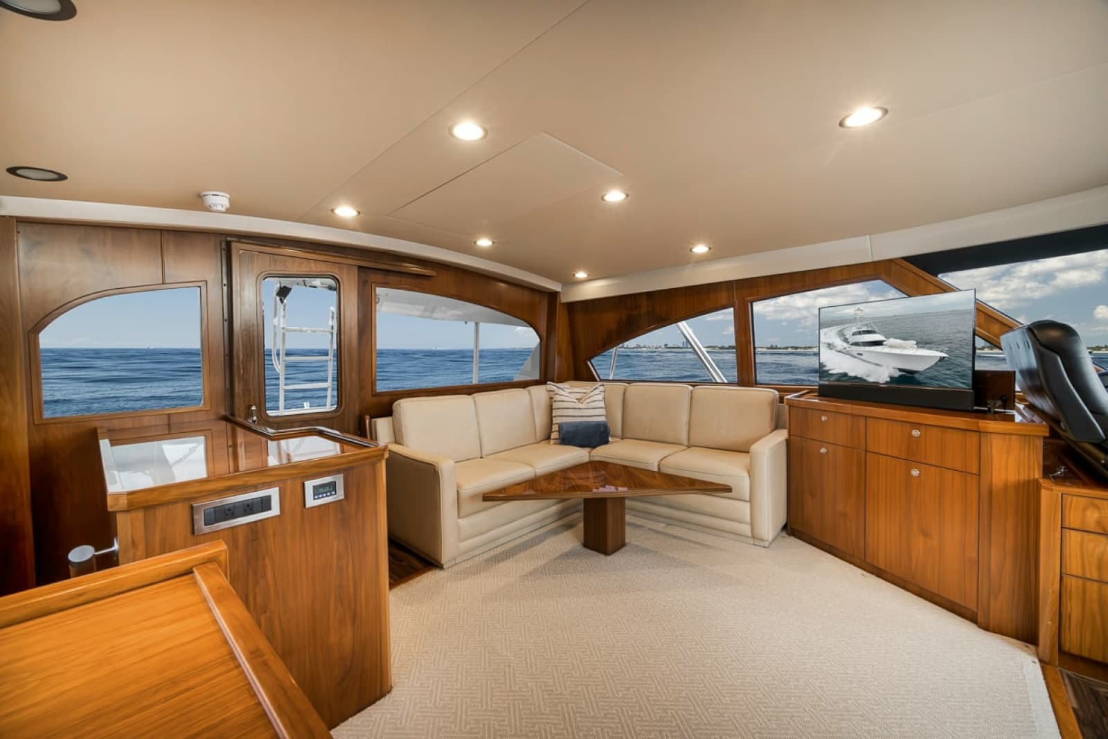 2016 Viking 92 Enclosed Bridge