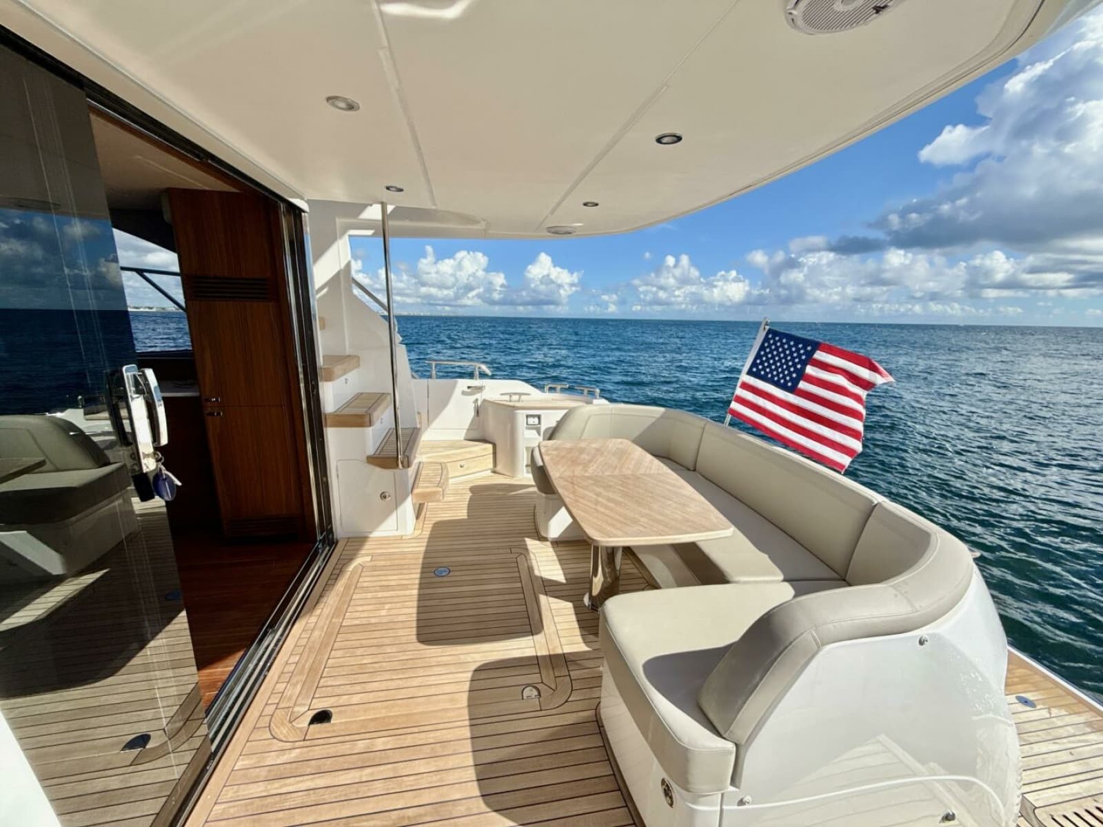 Princess 50 - Cockpit