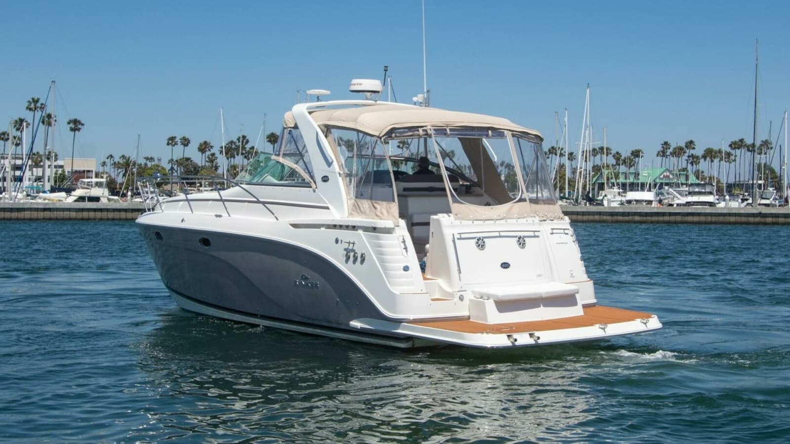 2008 Rinker 40 Express Cruiser