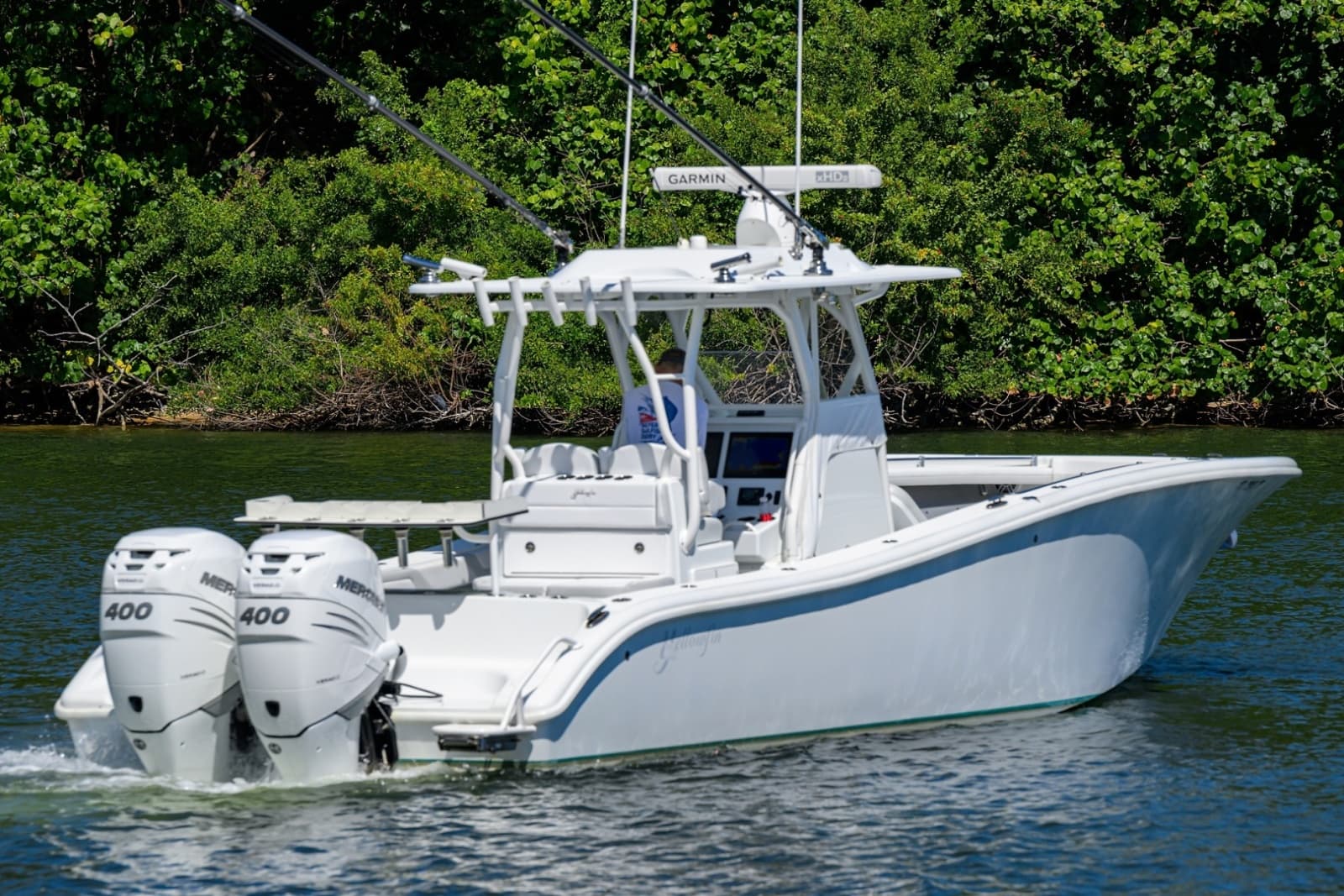 Yellowfin 34 - Exterior Profile