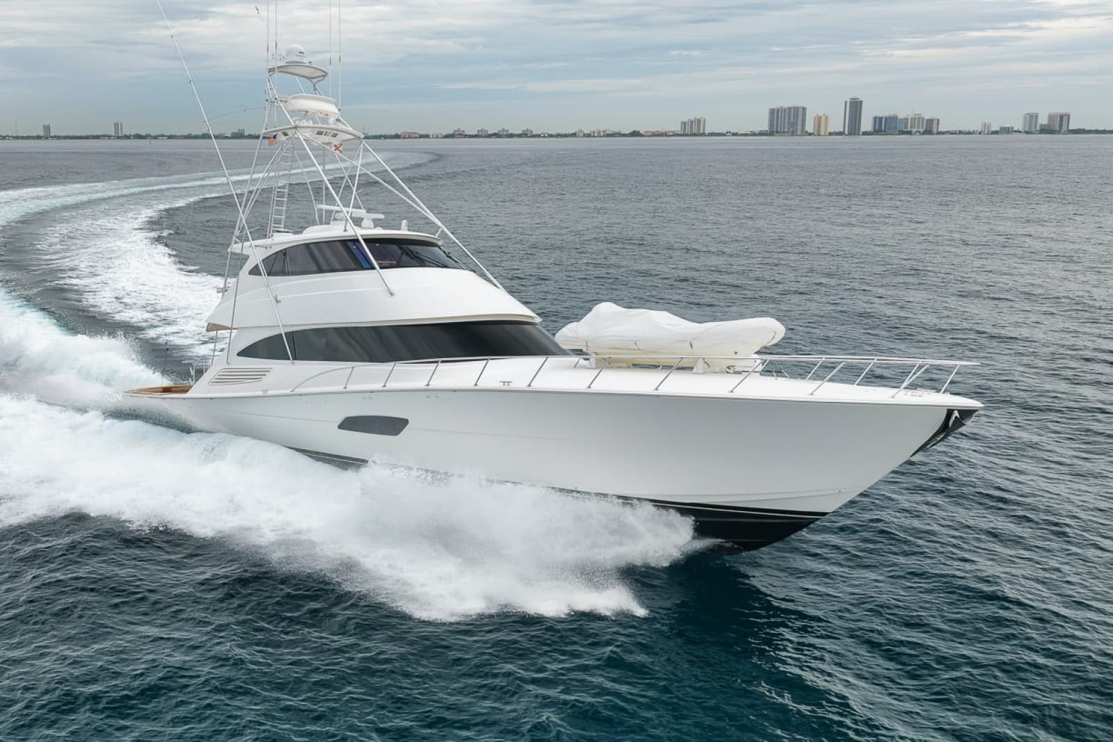 2016 Viking 92 Enclosed Bridge