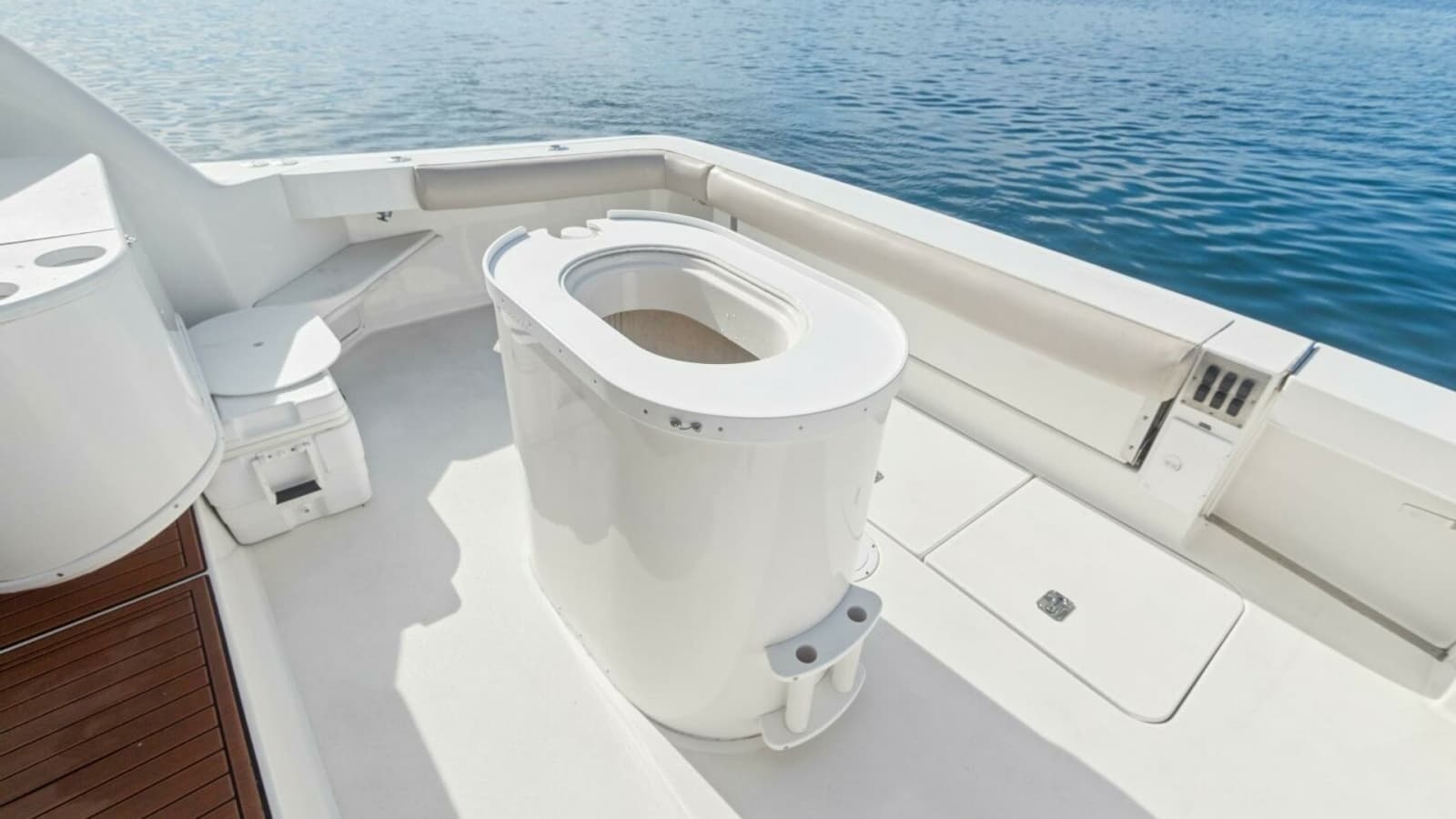 2000 Sea Ray 370 Express Cruiser "Sandie Lee" - Cockpit