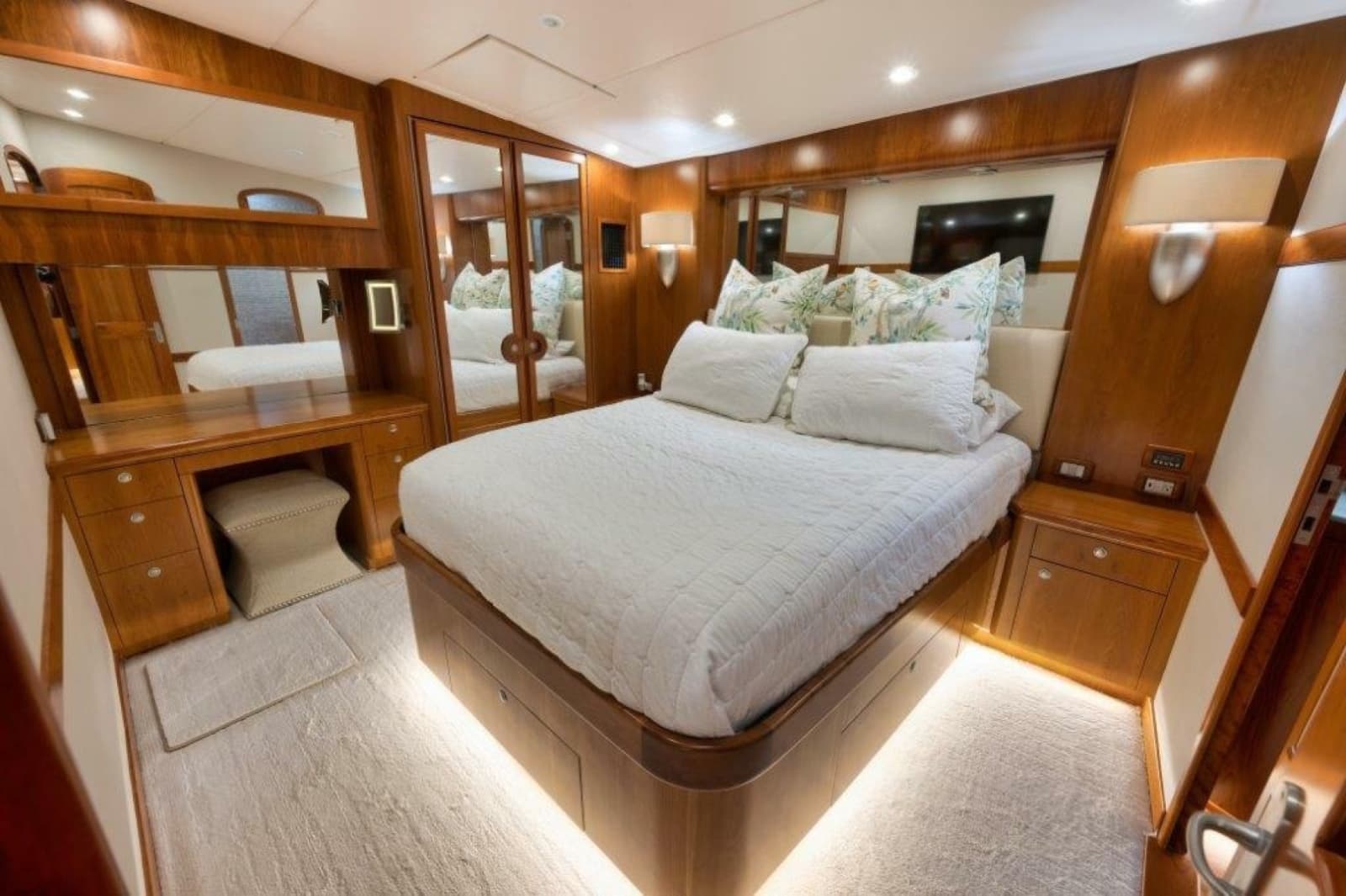 Sculley Custom Carolina 66 - Let It Ride - Stateroom