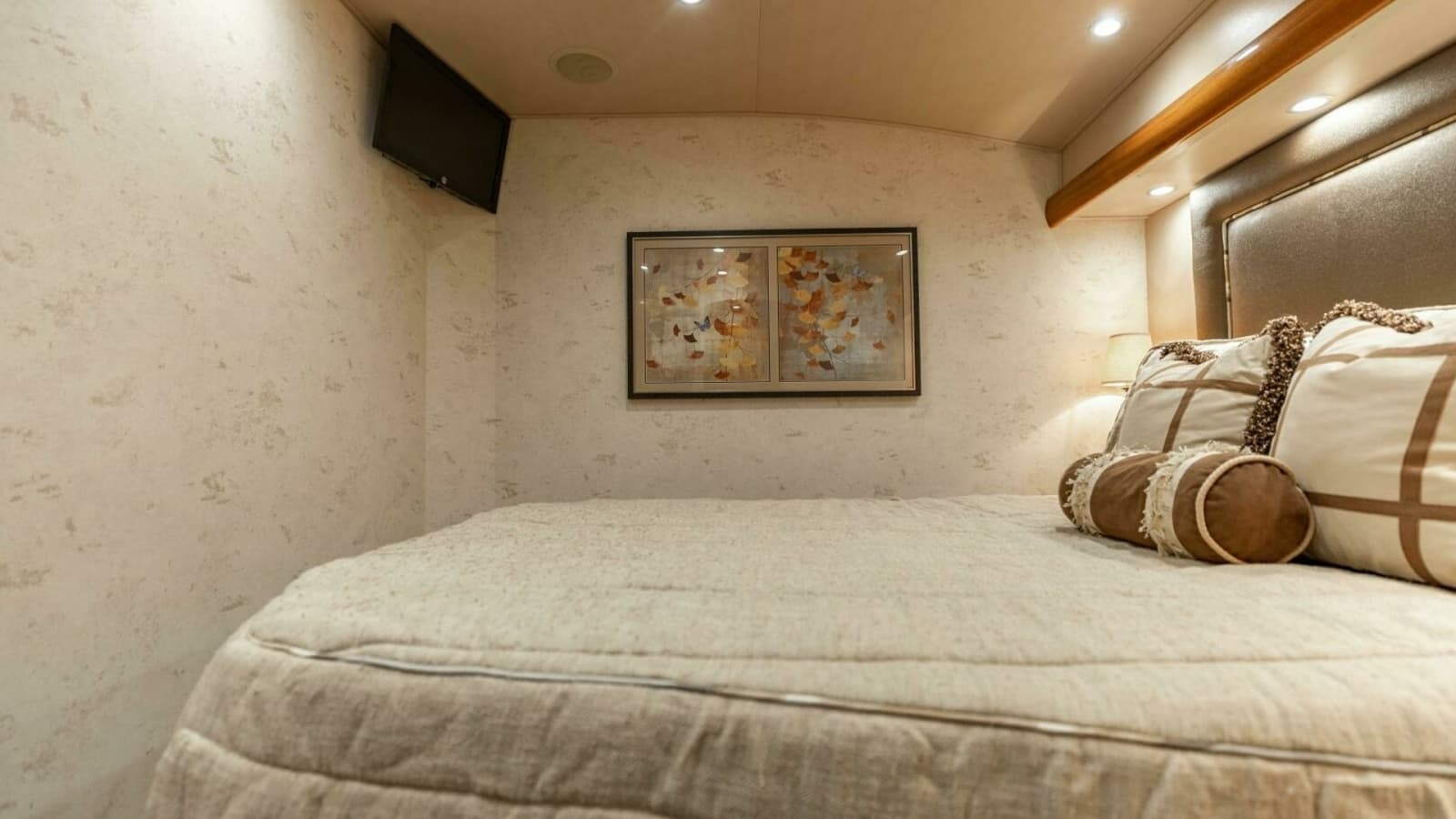 2013 Viking 76 Convertible- REEL FIRE- Port VIP Stateroom