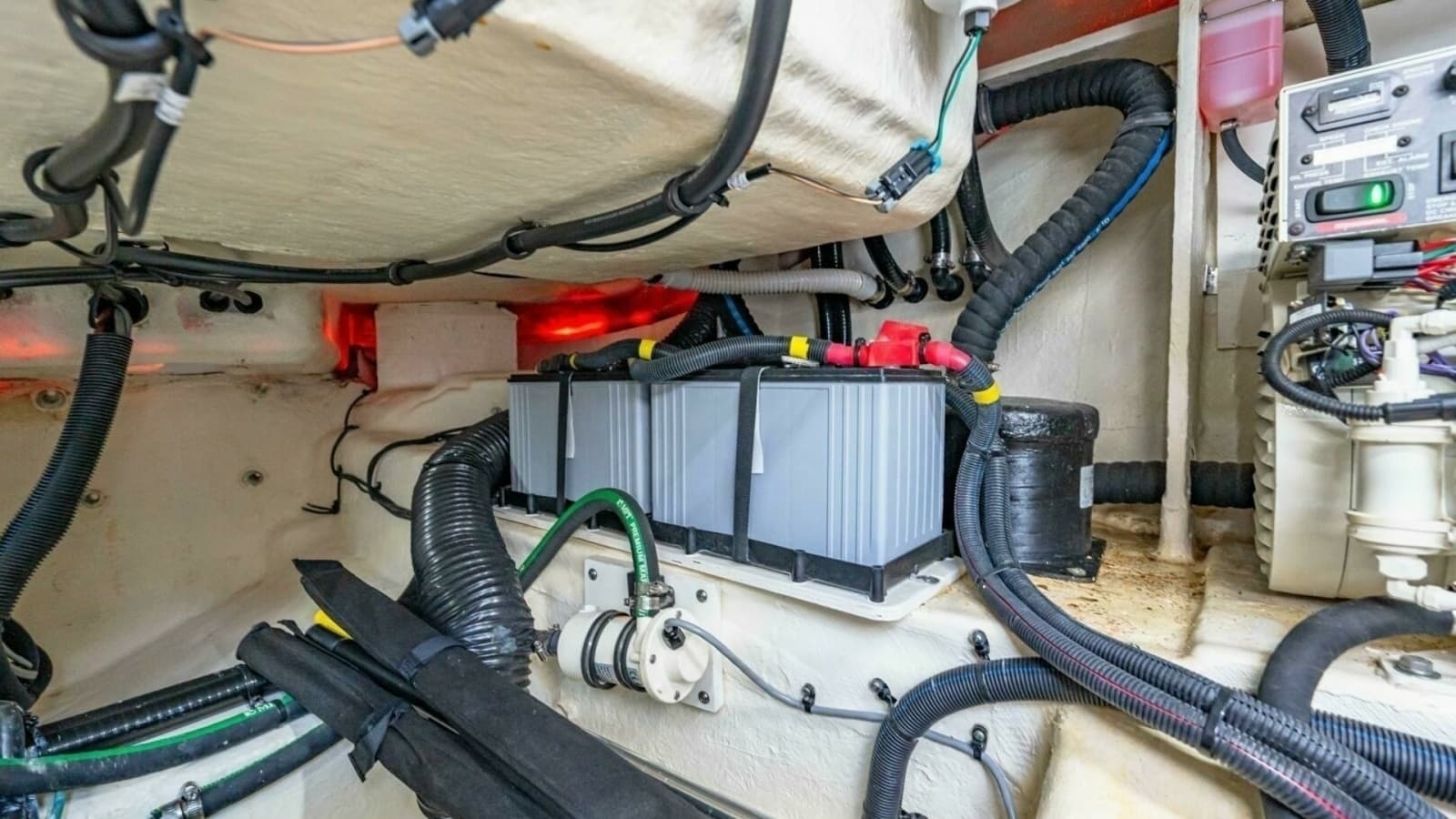 2022 Sea Ray 370 OB