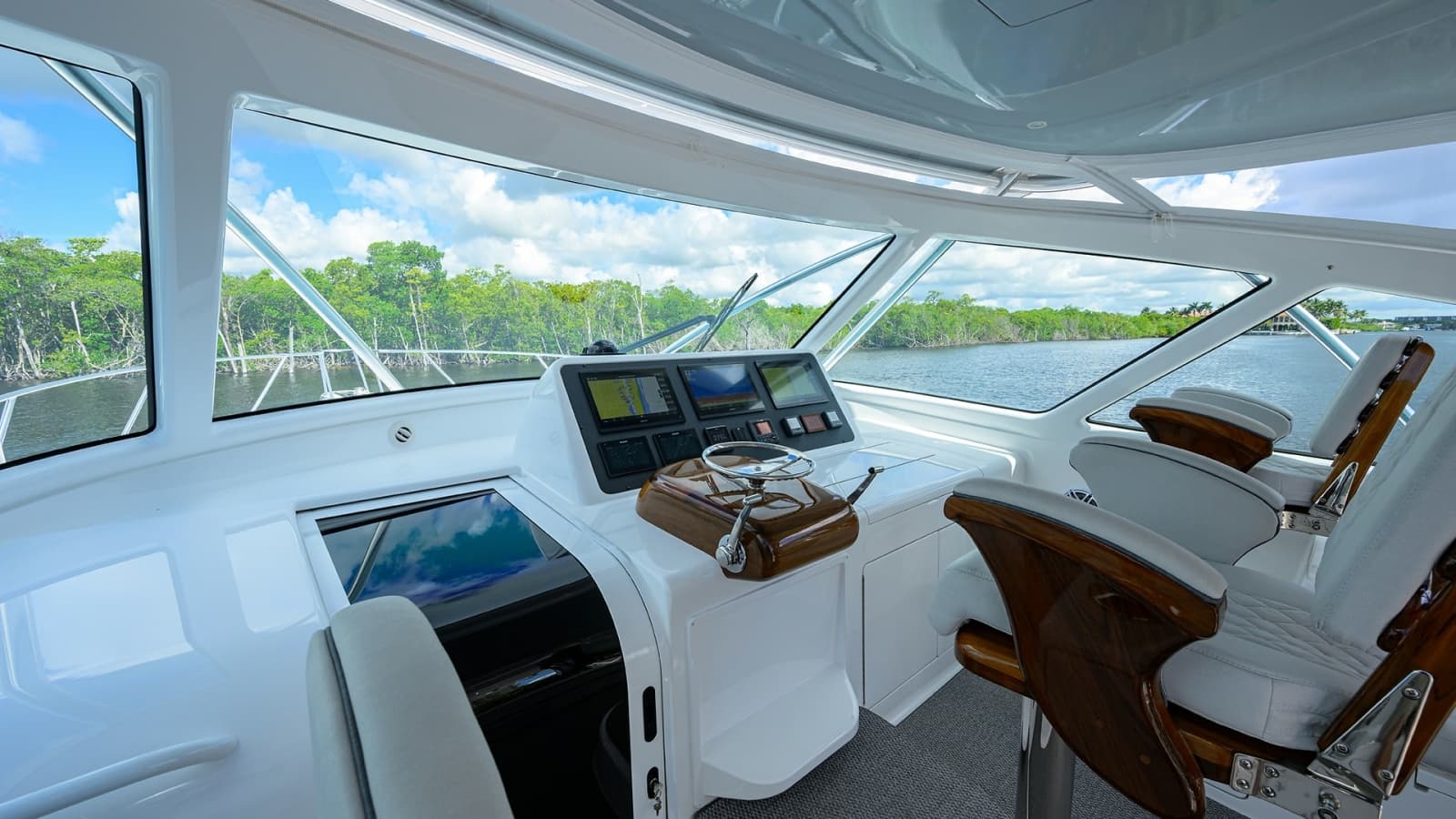 Helm Station with Panoramic Views