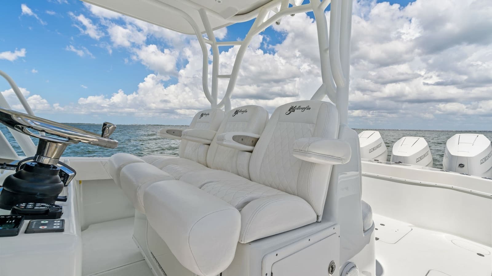 Center Console Helm Seating